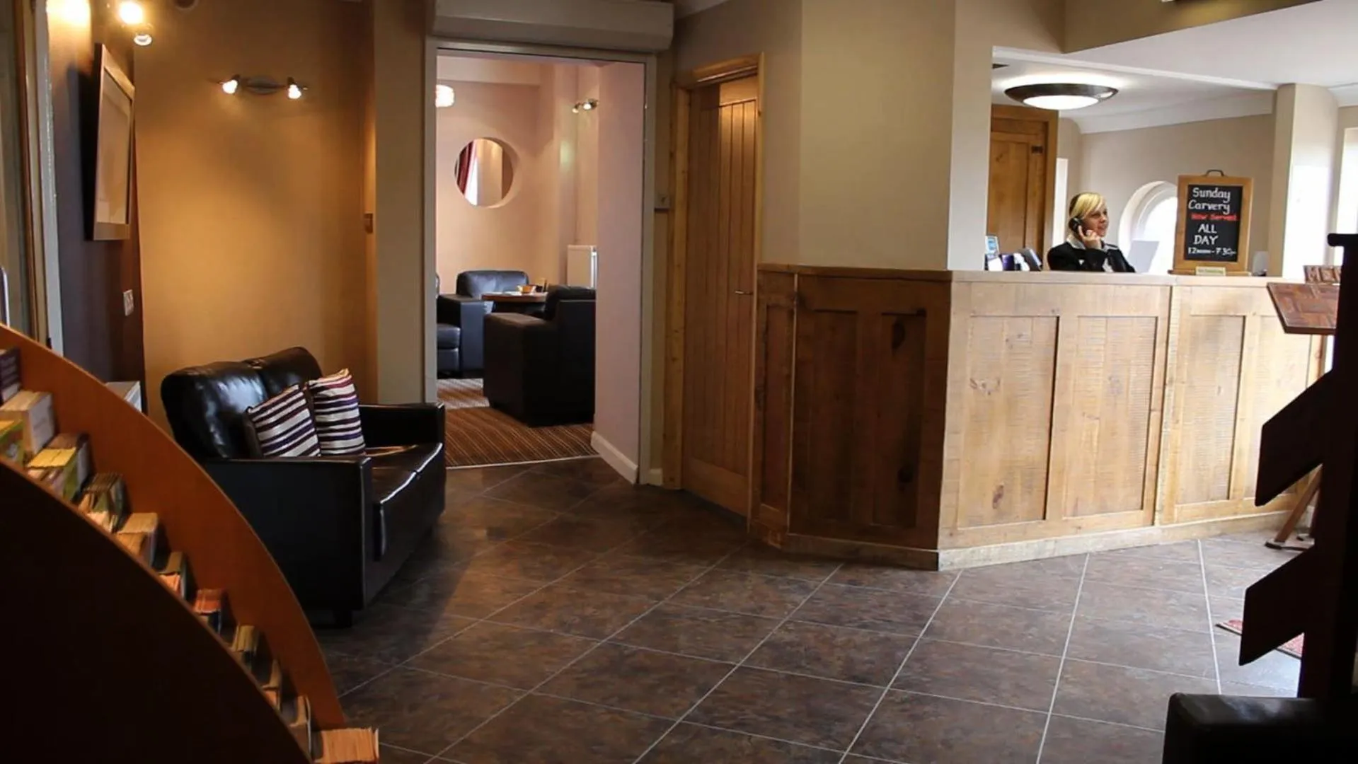 Lobby or reception in Twin Oaks Hotel