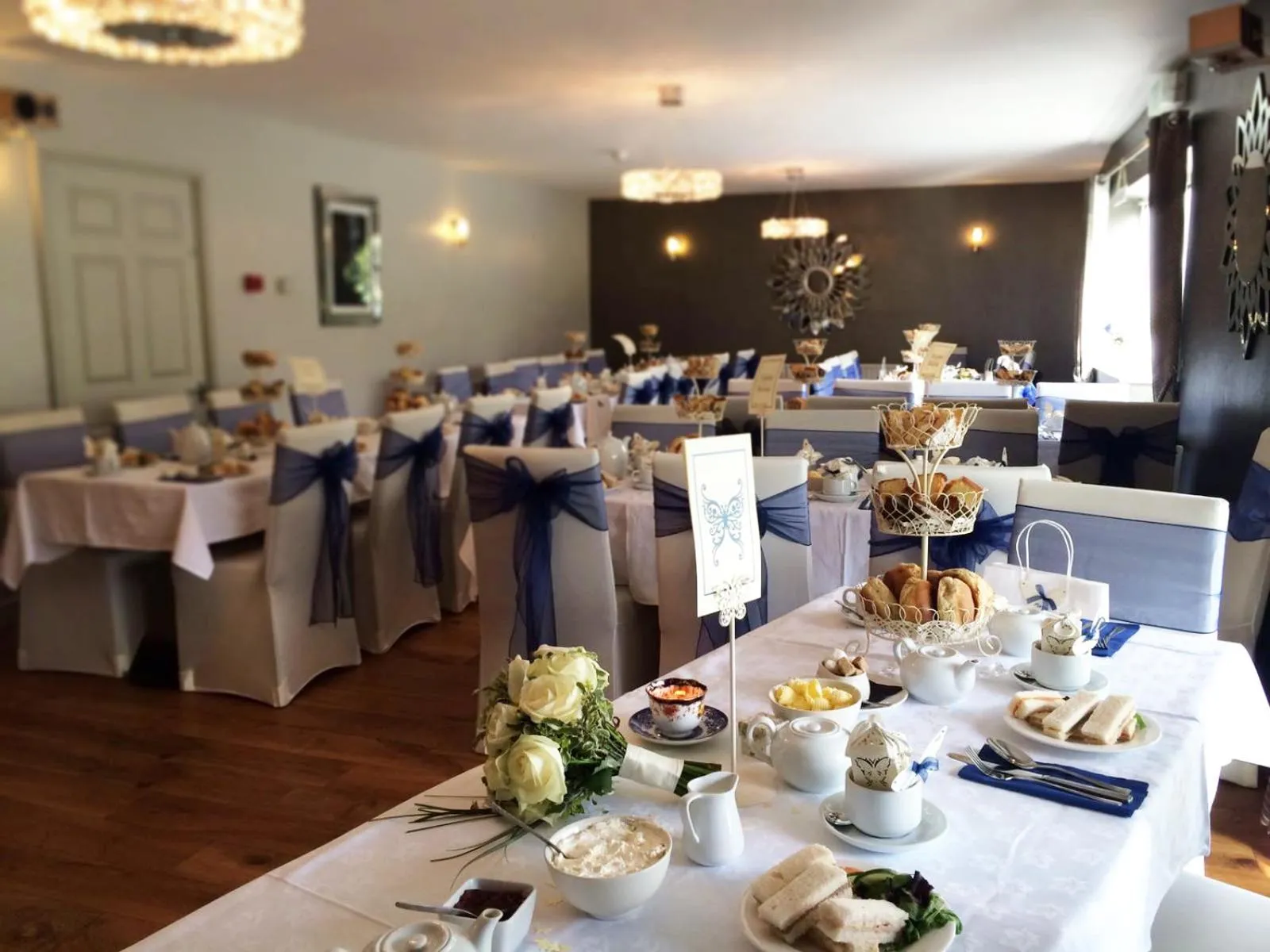 Day in Twin Oaks Hotel