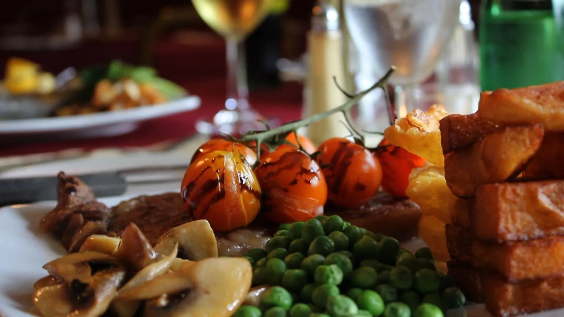 Food close-up in Twin Oaks Hotel