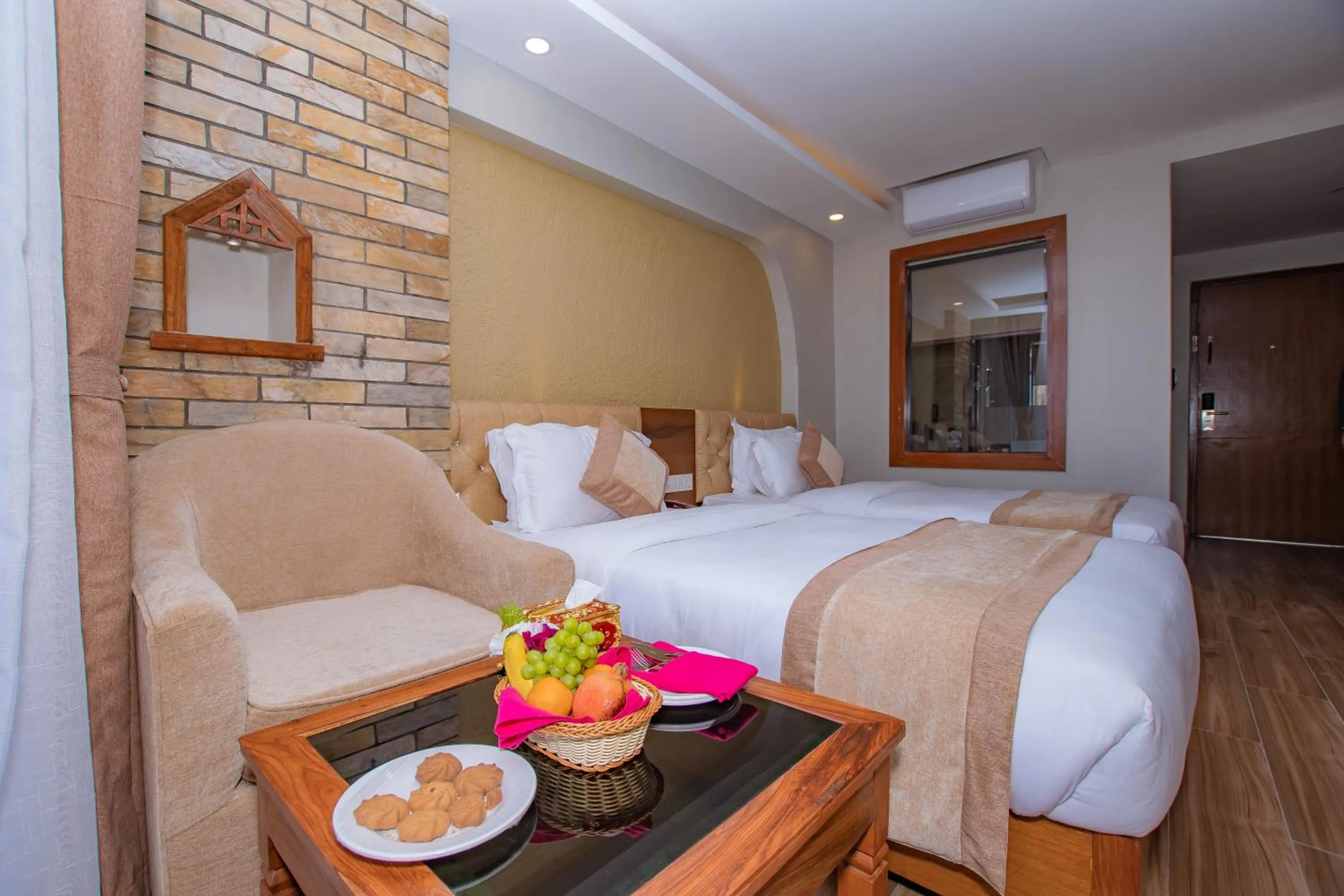 Bed in Hotel Pokhara Village & SPA