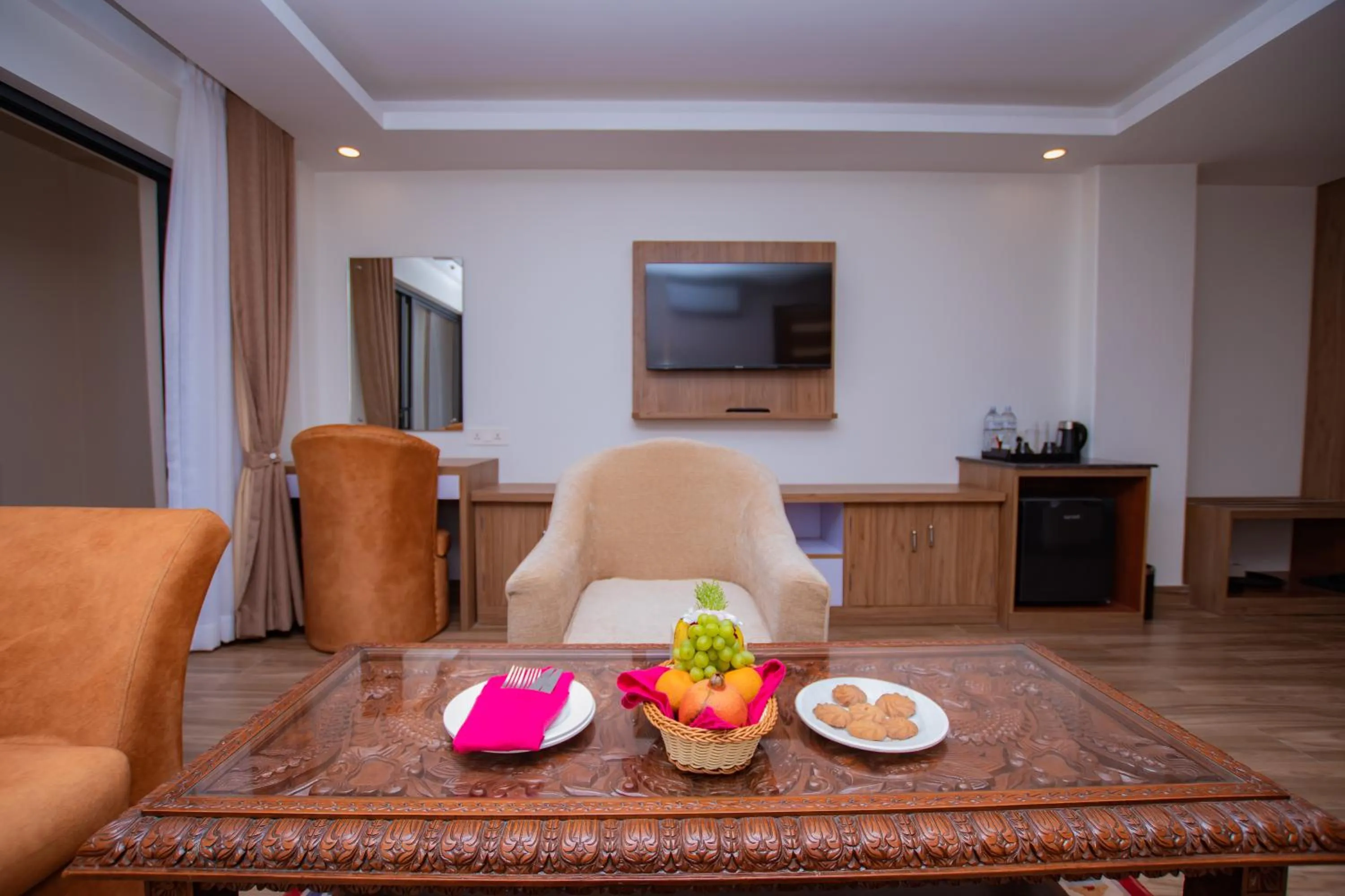 Living room in Hotel Pokhara Village & SPA