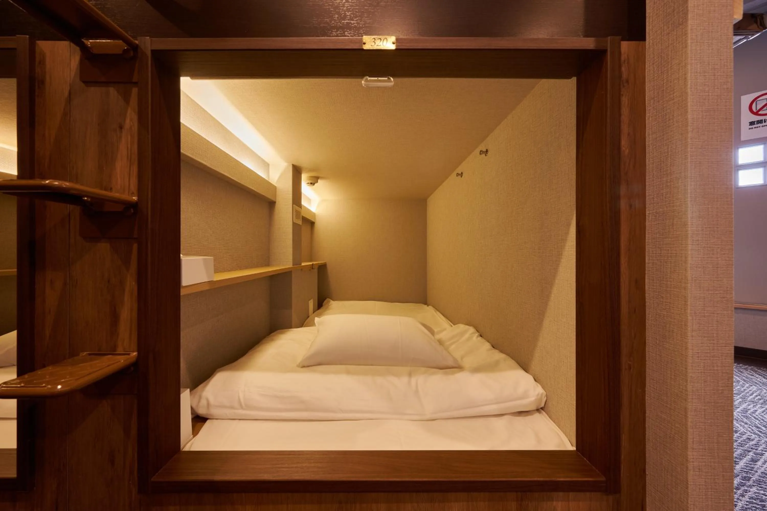 Bed in CAPSULE HOTEL CONTINUE NijojoKita