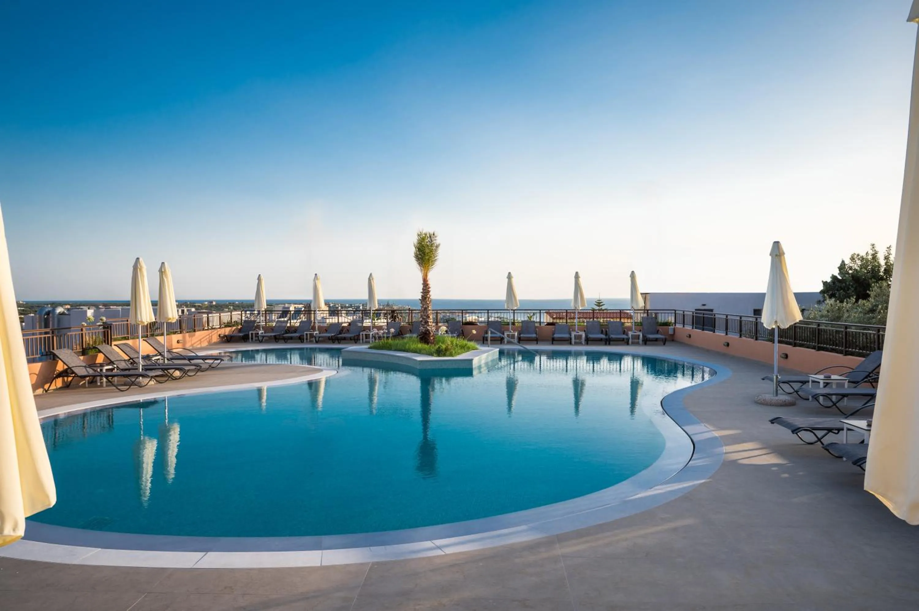 Swimming pool in Hotel Pyriá