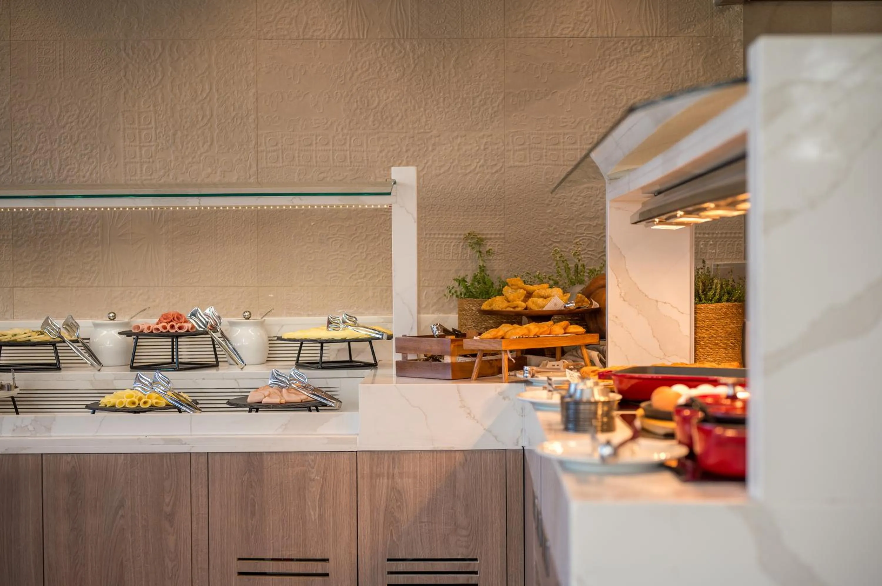 Food and drinks in Hotel Pyriá