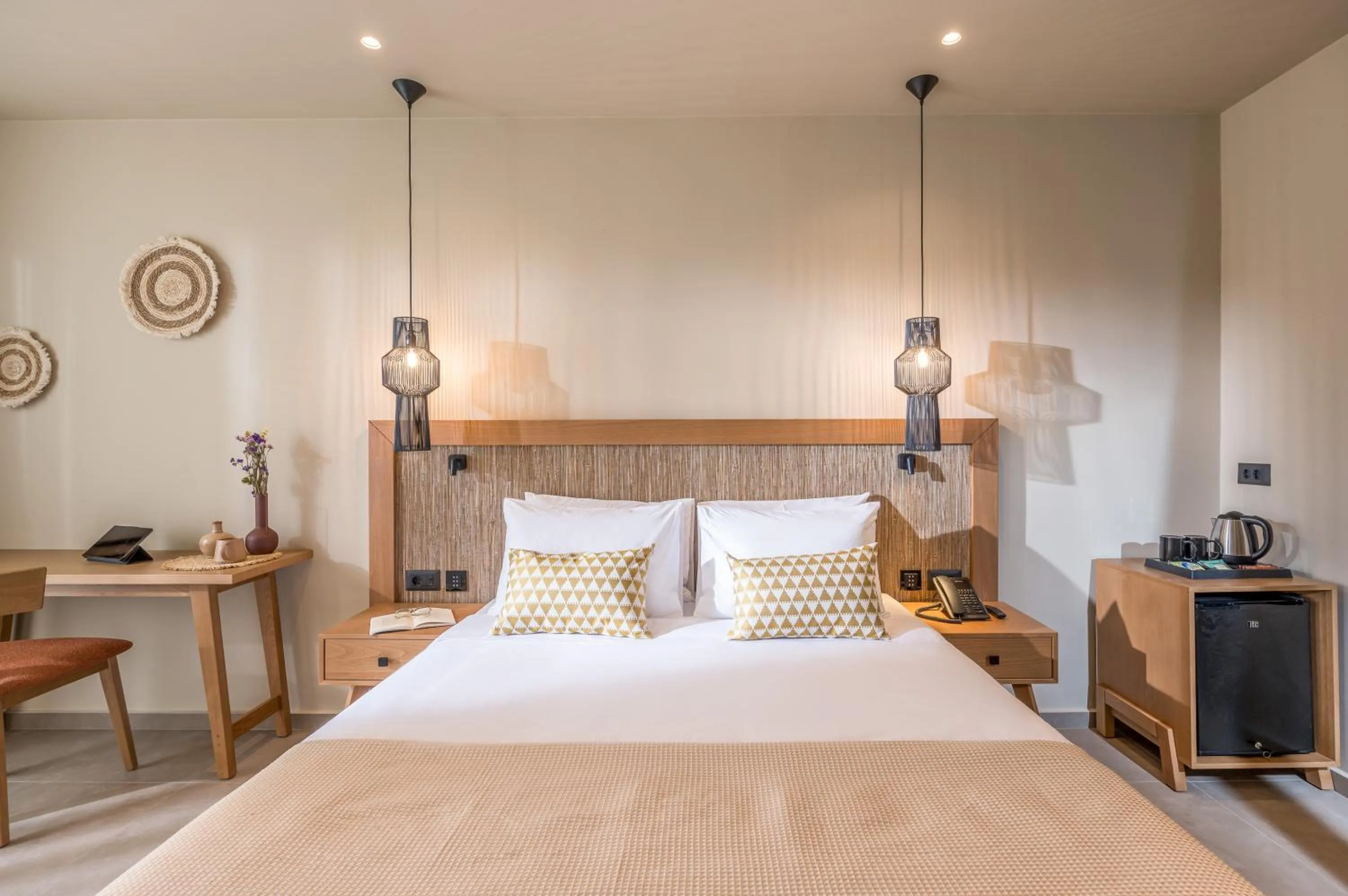 Bedroom, Bed in Hotel Pyriá