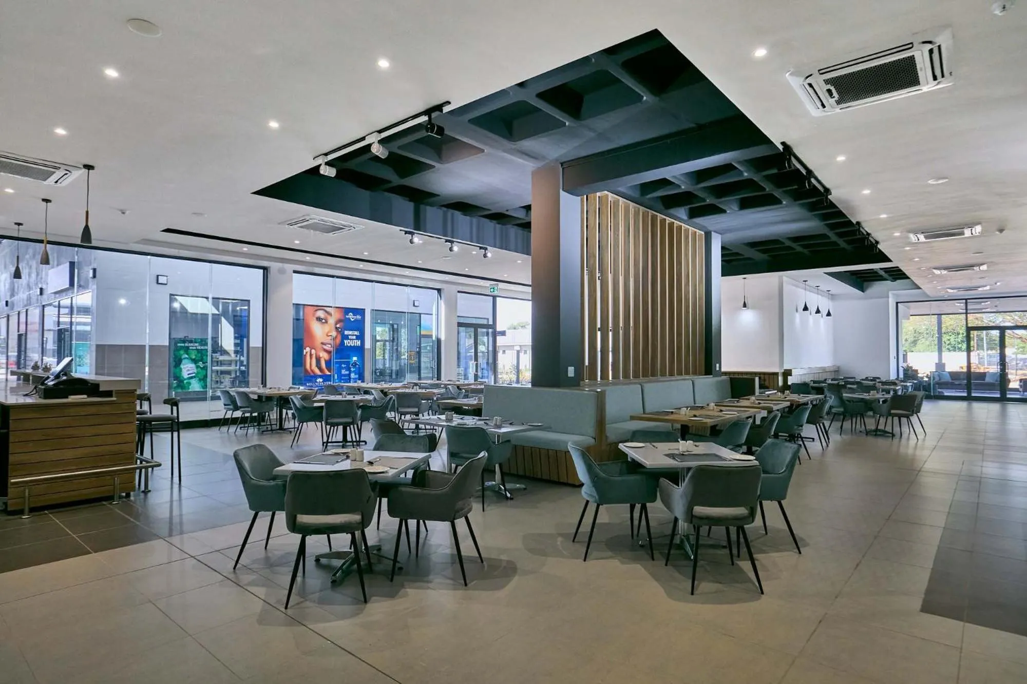 Restaurant/places to eat in Oasis Motel