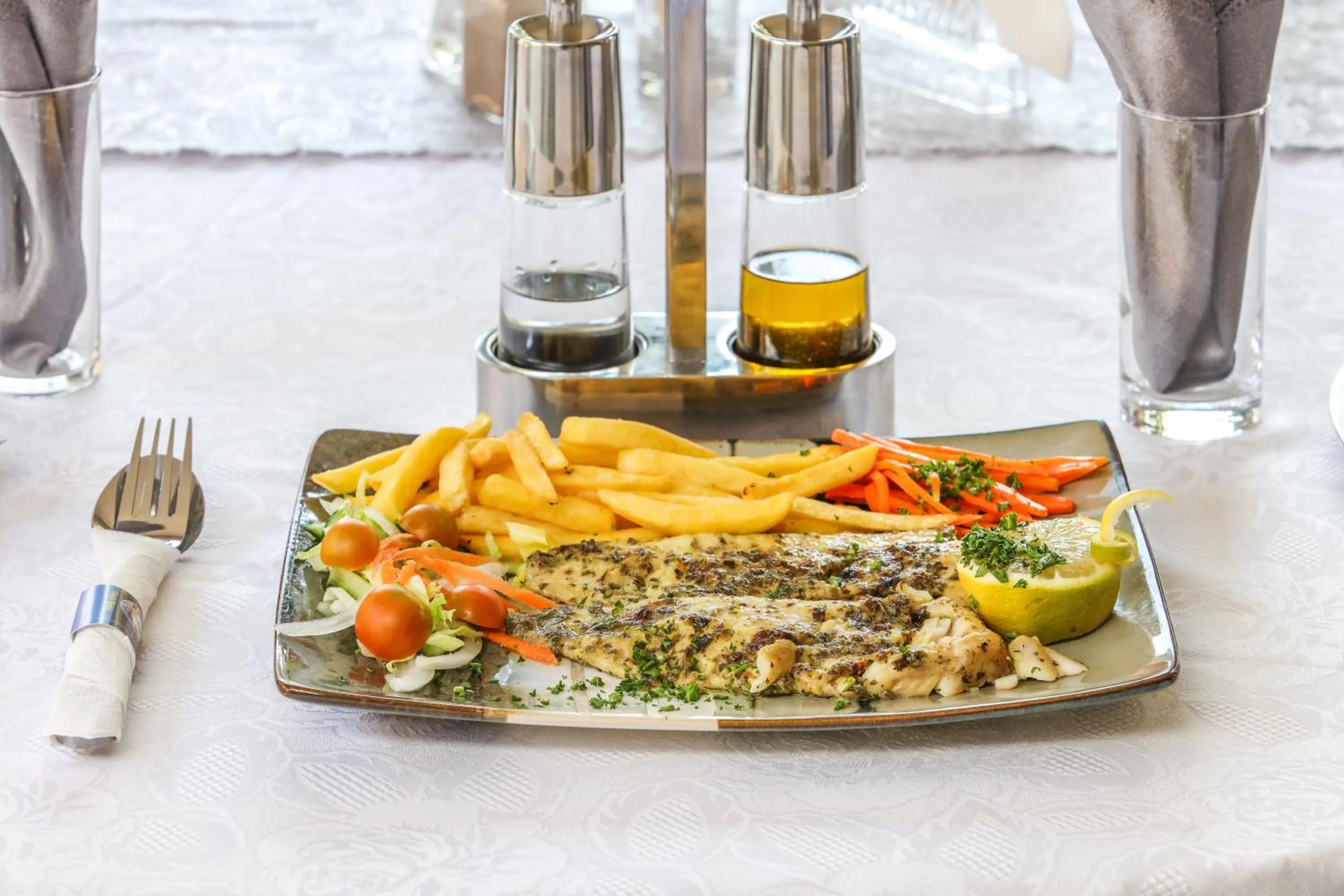 Food and drinks in Oasis Motel