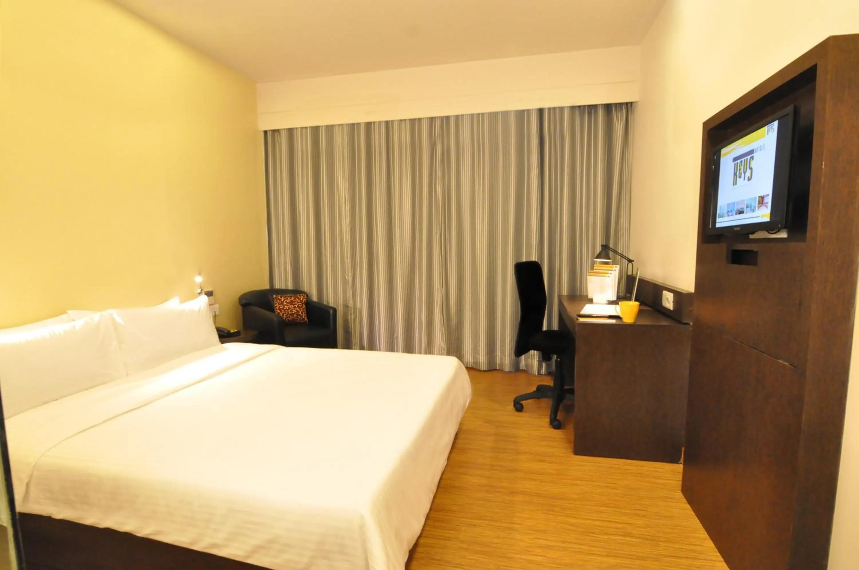 Bed in Keys Select by Lemon Tree Hotels, Kochi