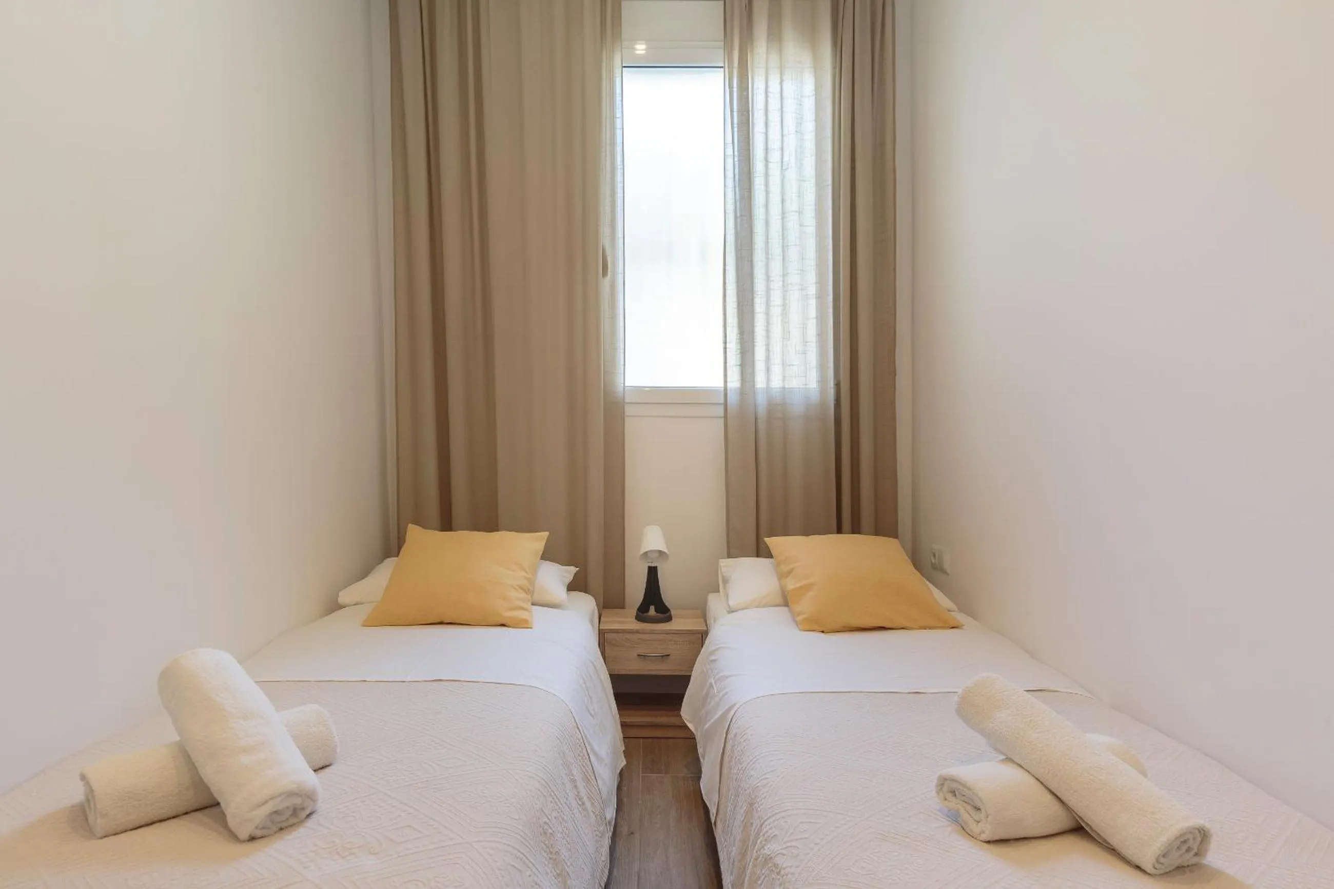Bedroom, Bed in Sagrada Familia Apartment