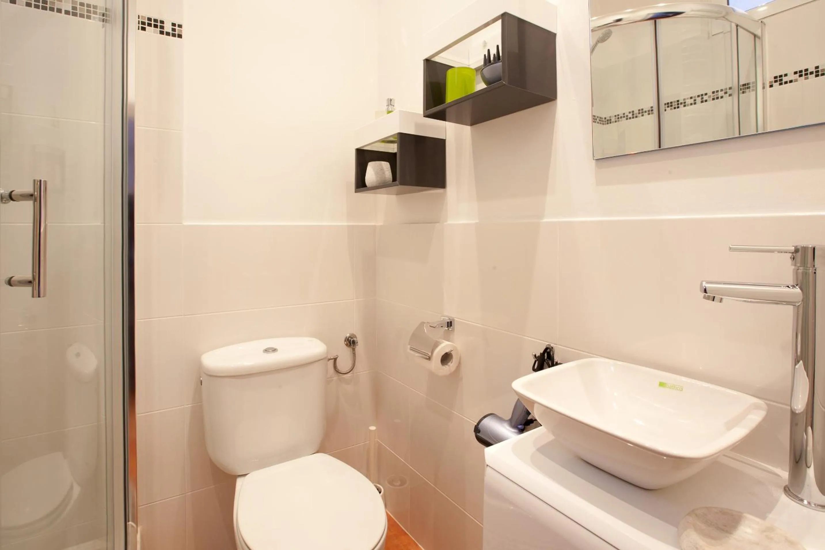 Bathroom in Sagrada Familia Apartment