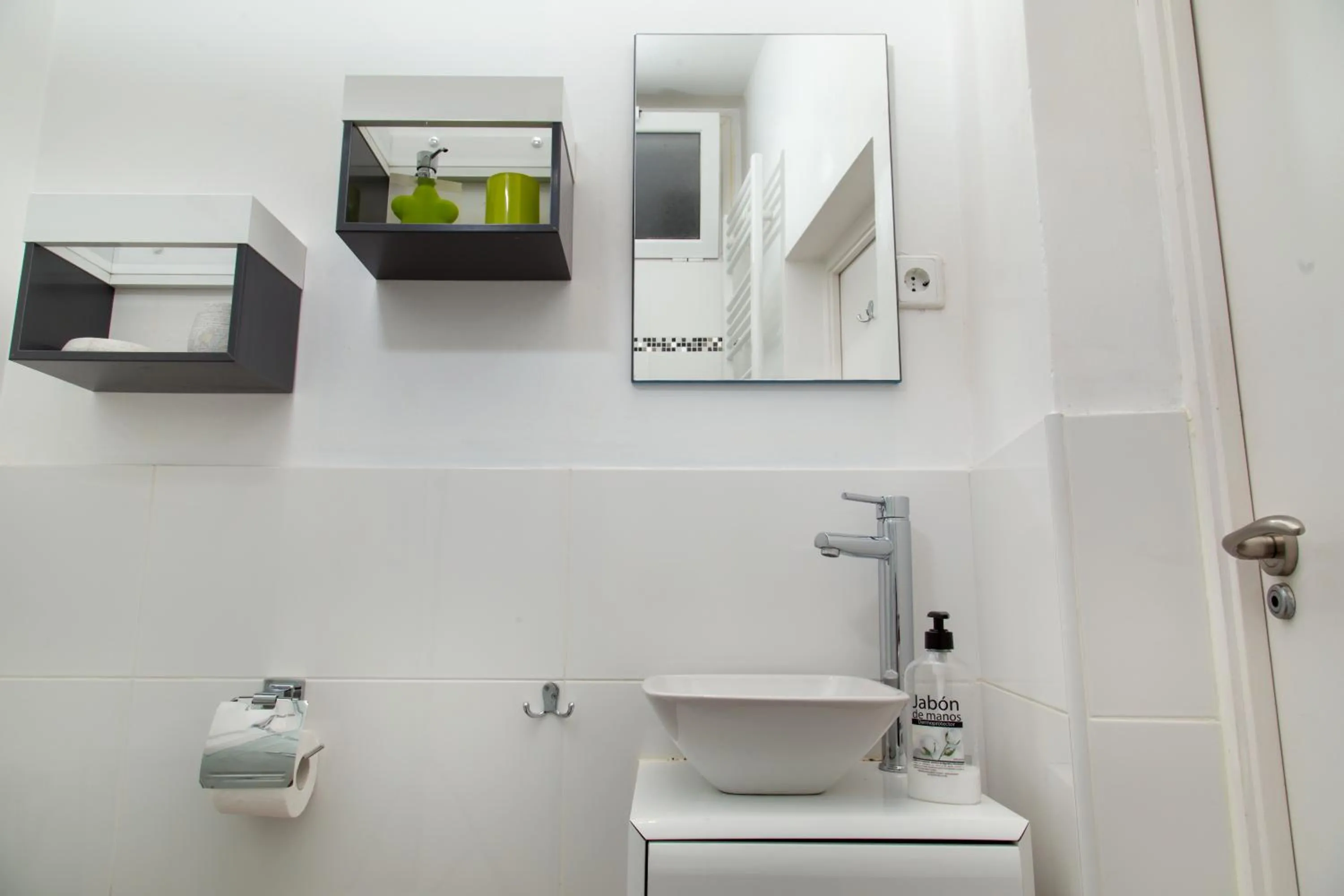 Bathroom in Sagrada Familia Apartment