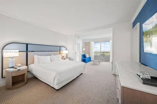 Fontainebleau Miami Beach Junior Suite