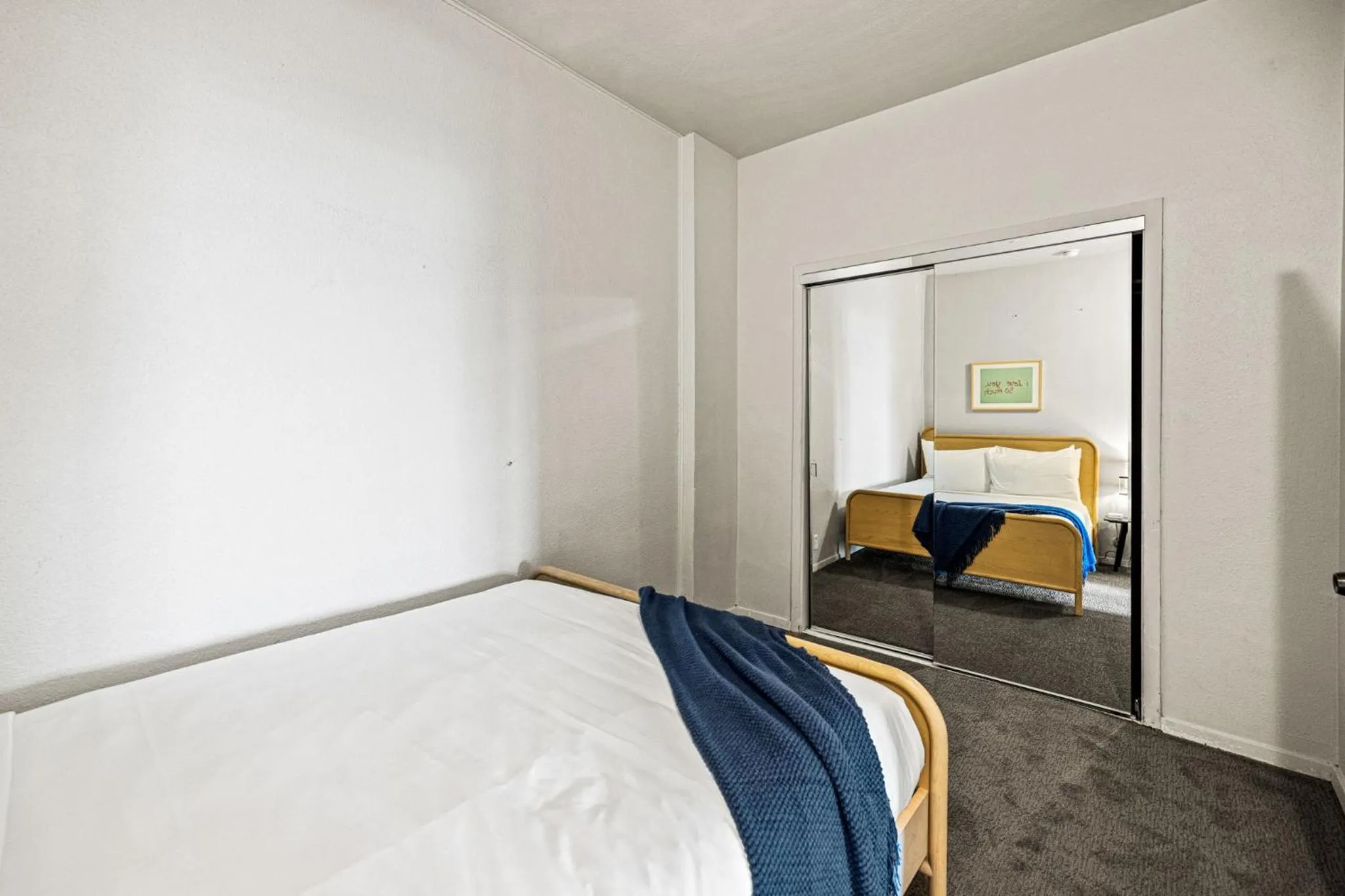 Bed in Littlefield Lofts, Hosted by Placemakr - 6th St