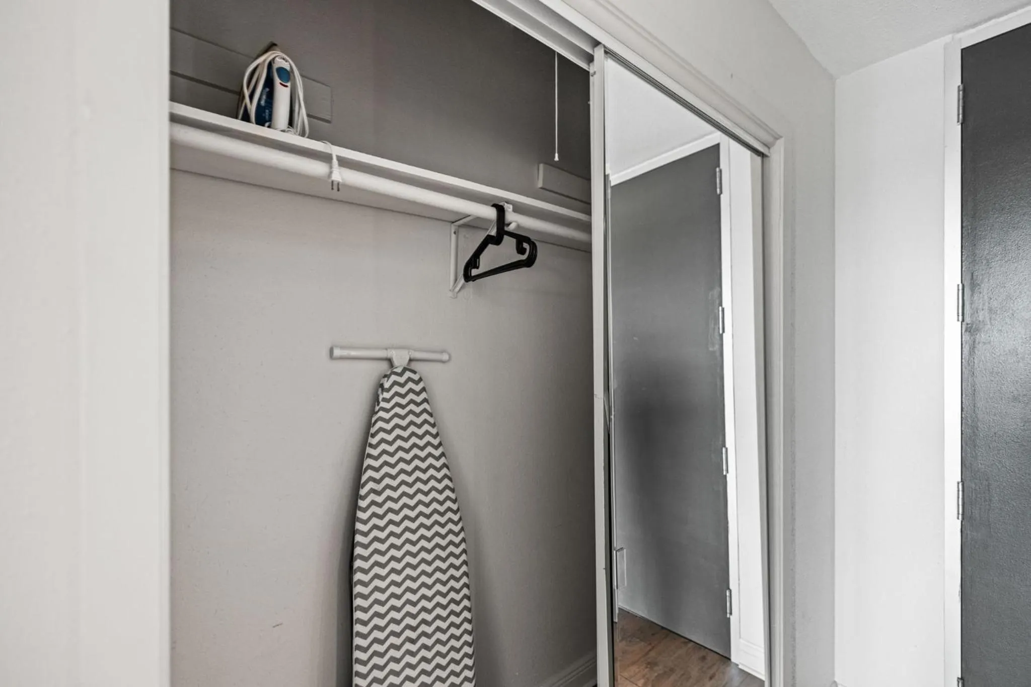 Bedroom in Littlefield Lofts, Hosted by Placemakr - 6th St