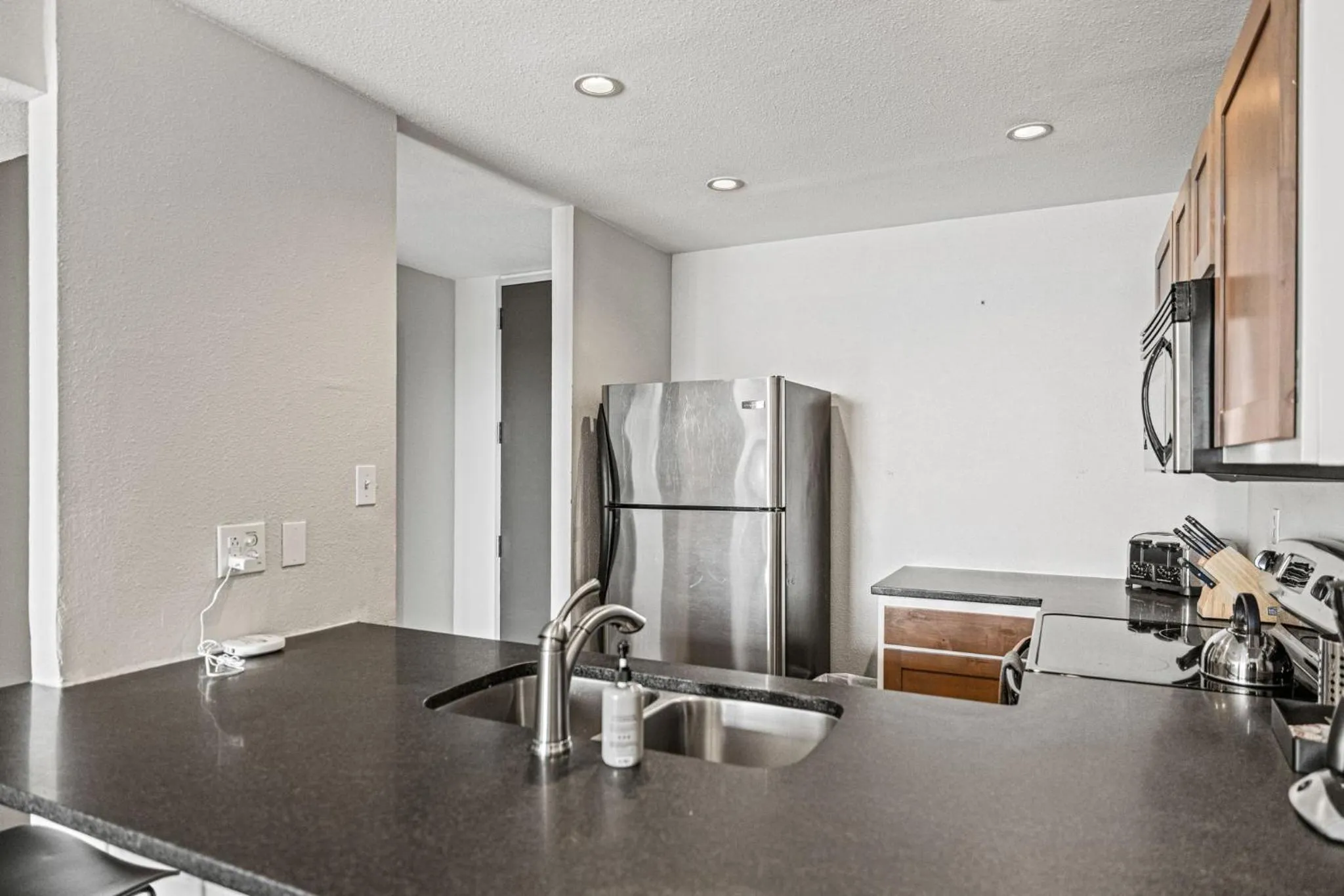 Kitchen or kitchenette in Littlefield Lofts, Hosted by Placemakr - 6th St
