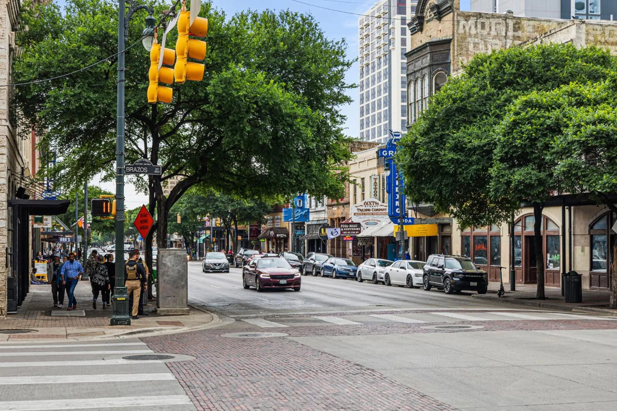 Location in Littlefield Lofts, Hosted by Placemakr - 6th St