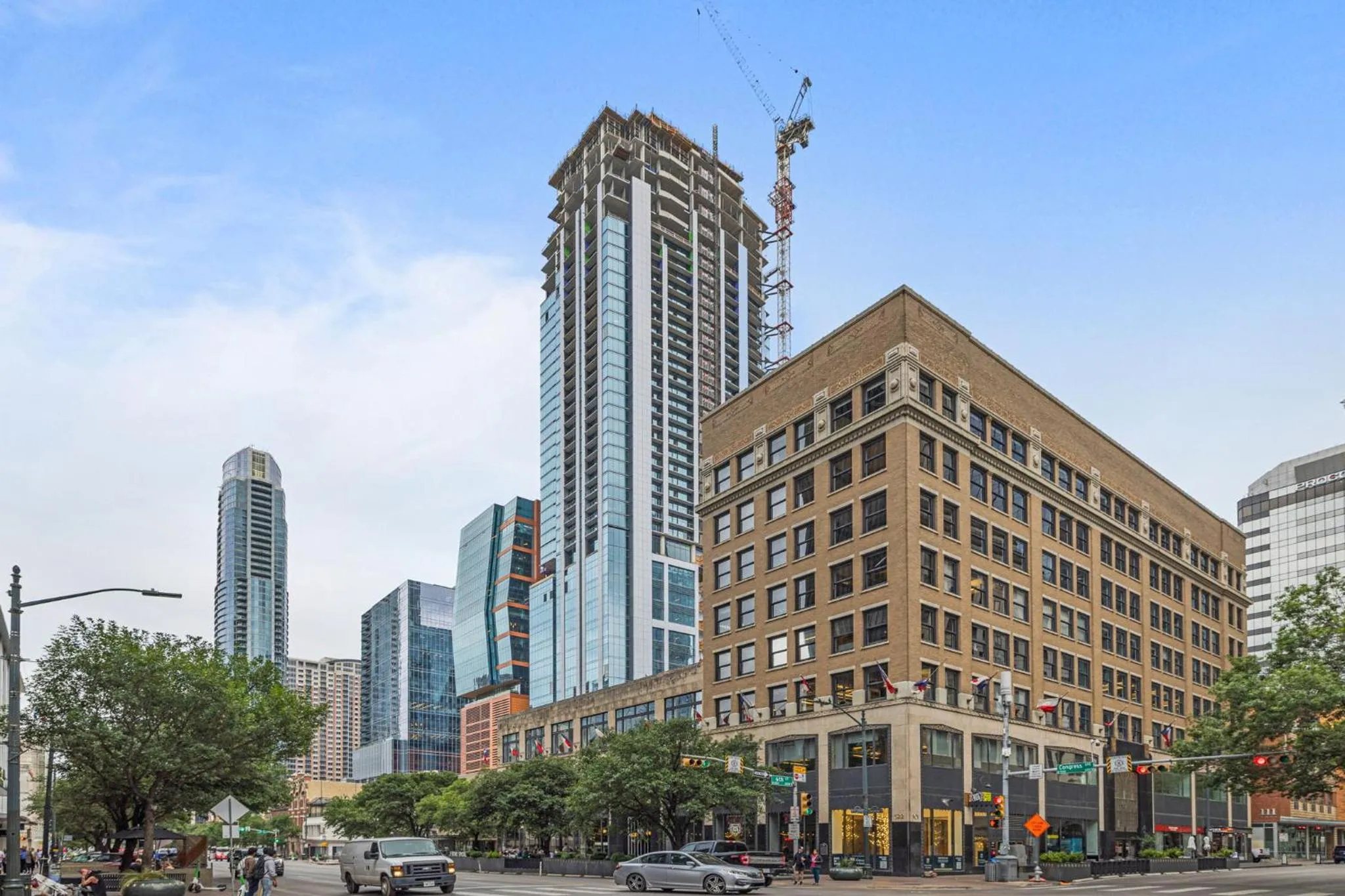 Property building in Littlefield Lofts, Hosted by Placemakr - 6th St
