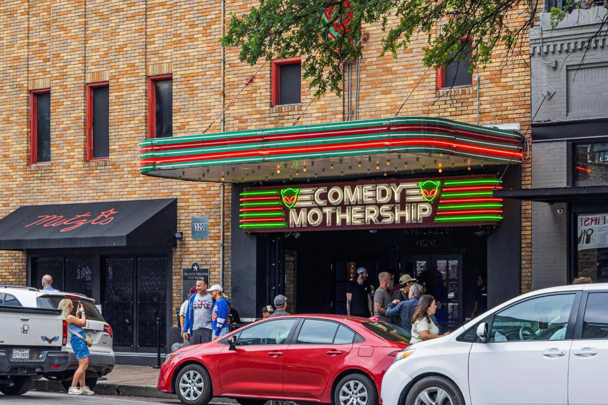 Location in Littlefield Lofts, Hosted by Placemakr - 6th St