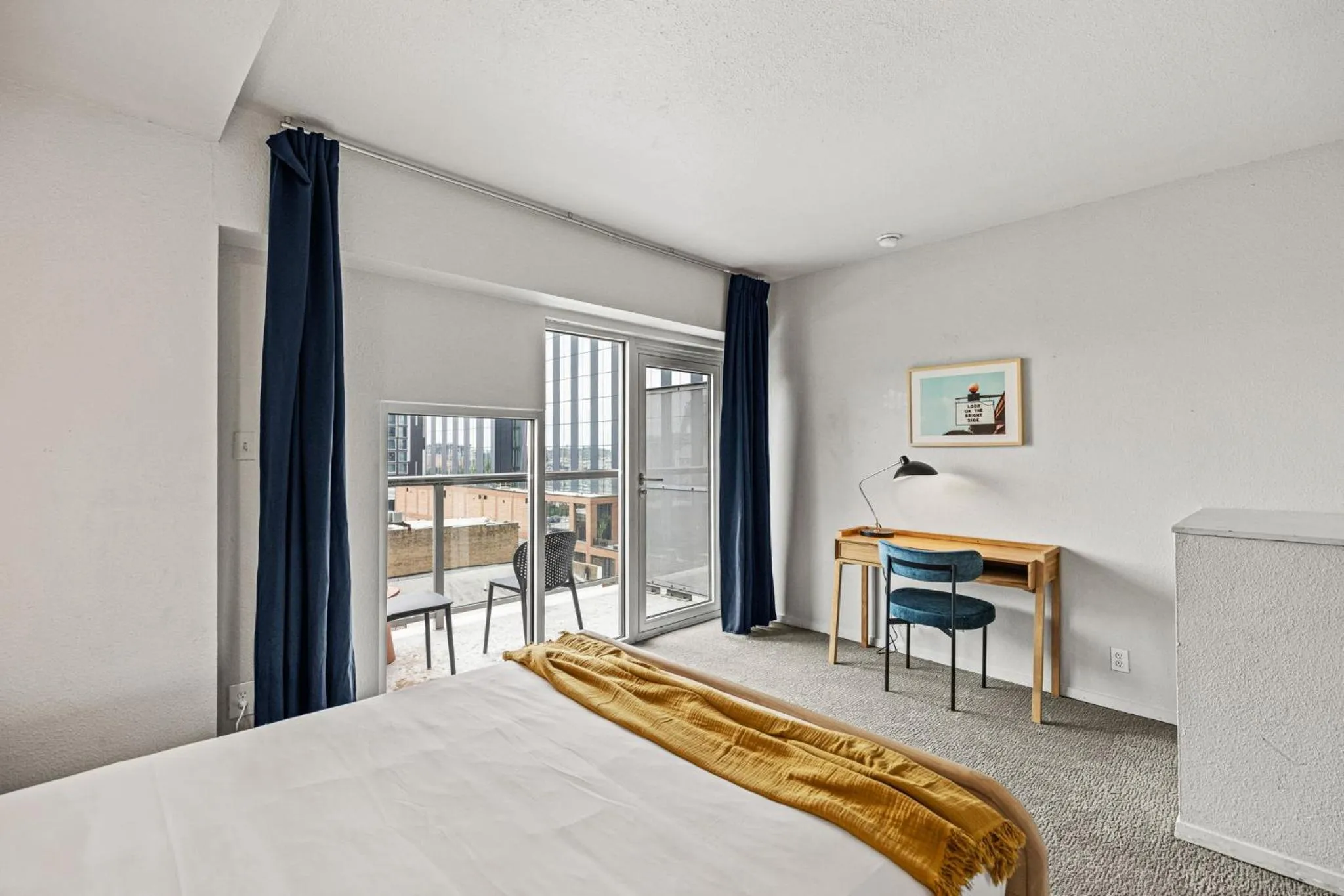 Bed in Littlefield Lofts, Hosted by Placemakr - 6th St