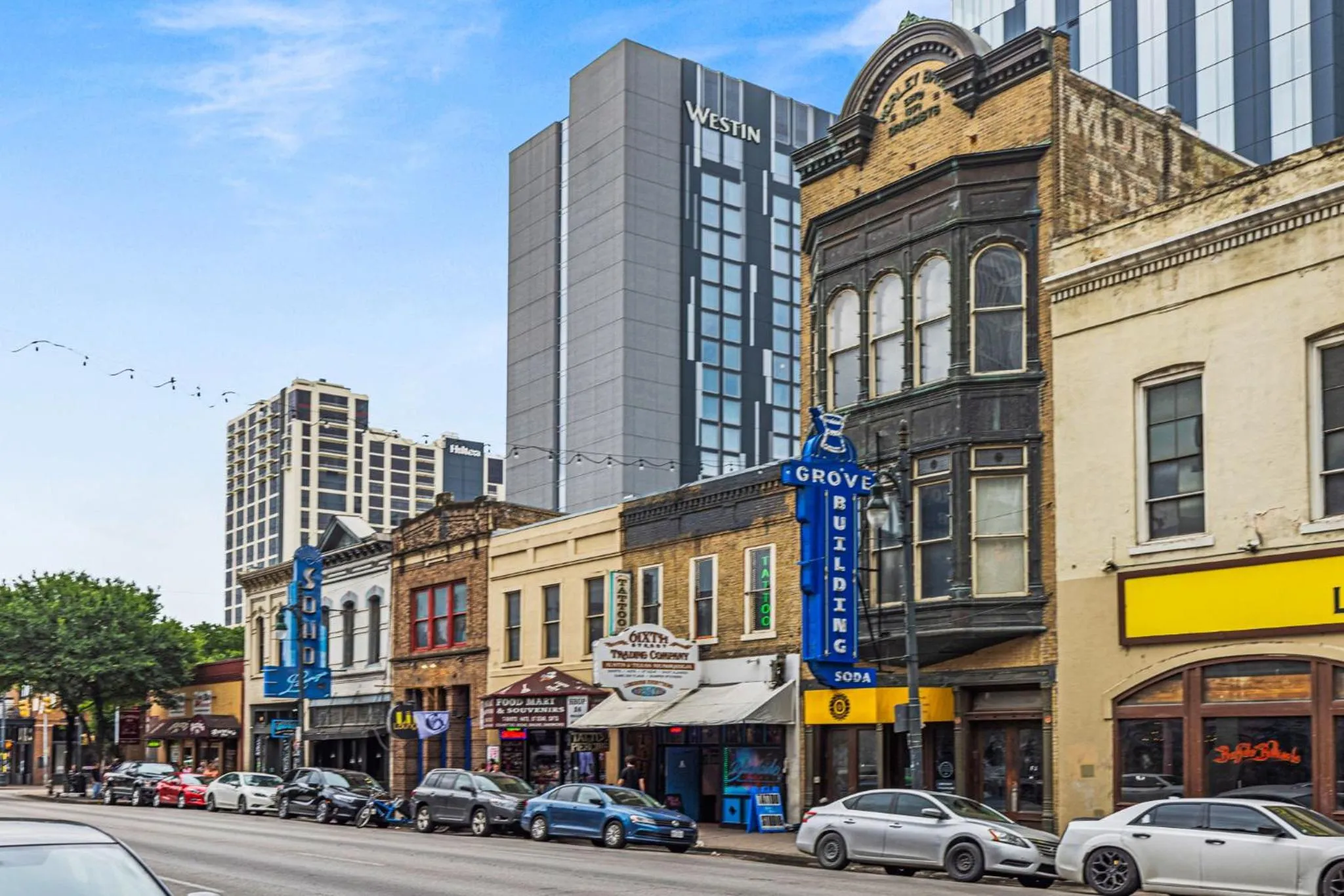 Location in Littlefield Lofts, Hosted by Placemakr - 6th St