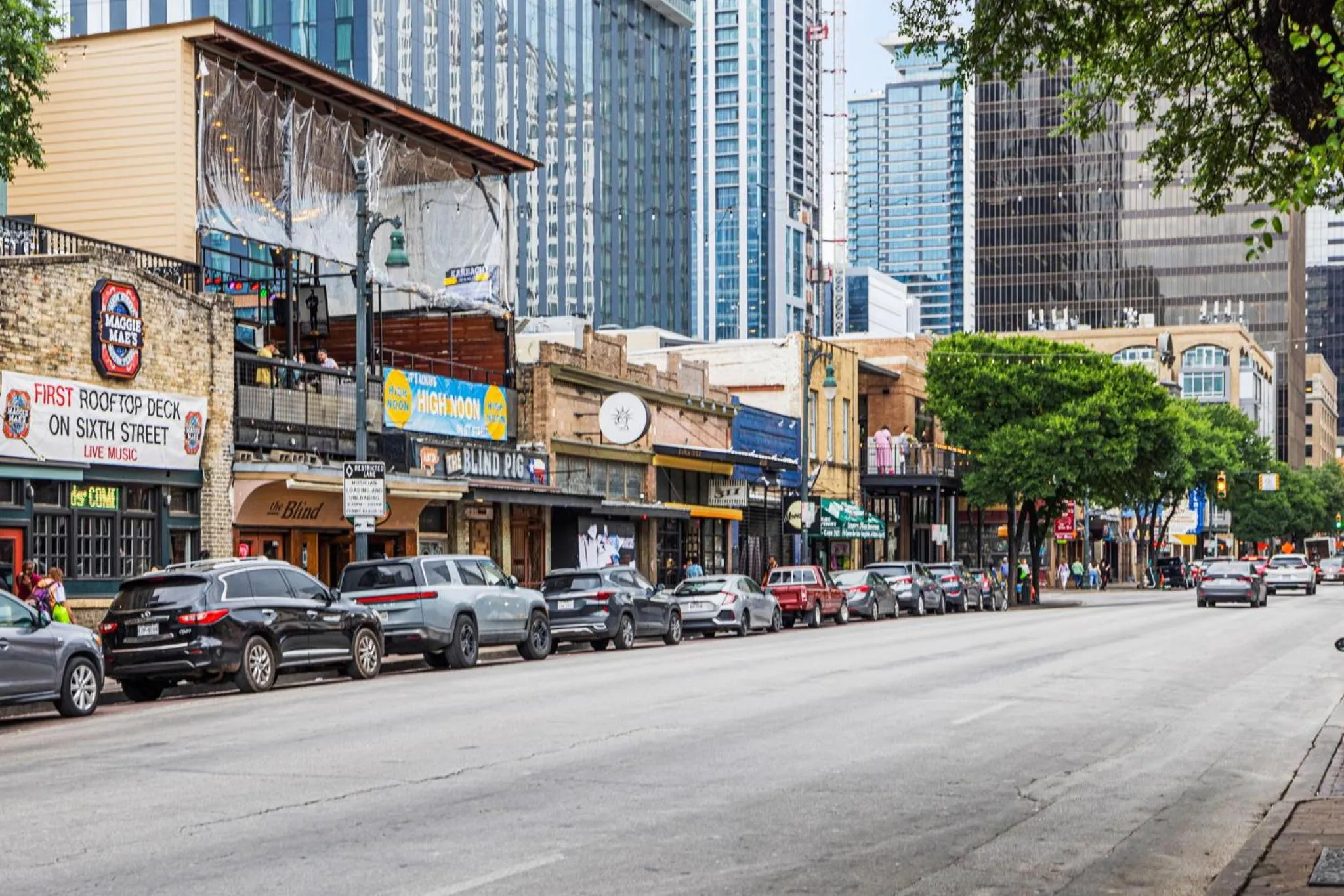 Location in Littlefield Lofts, Hosted by Placemakr - 6th St