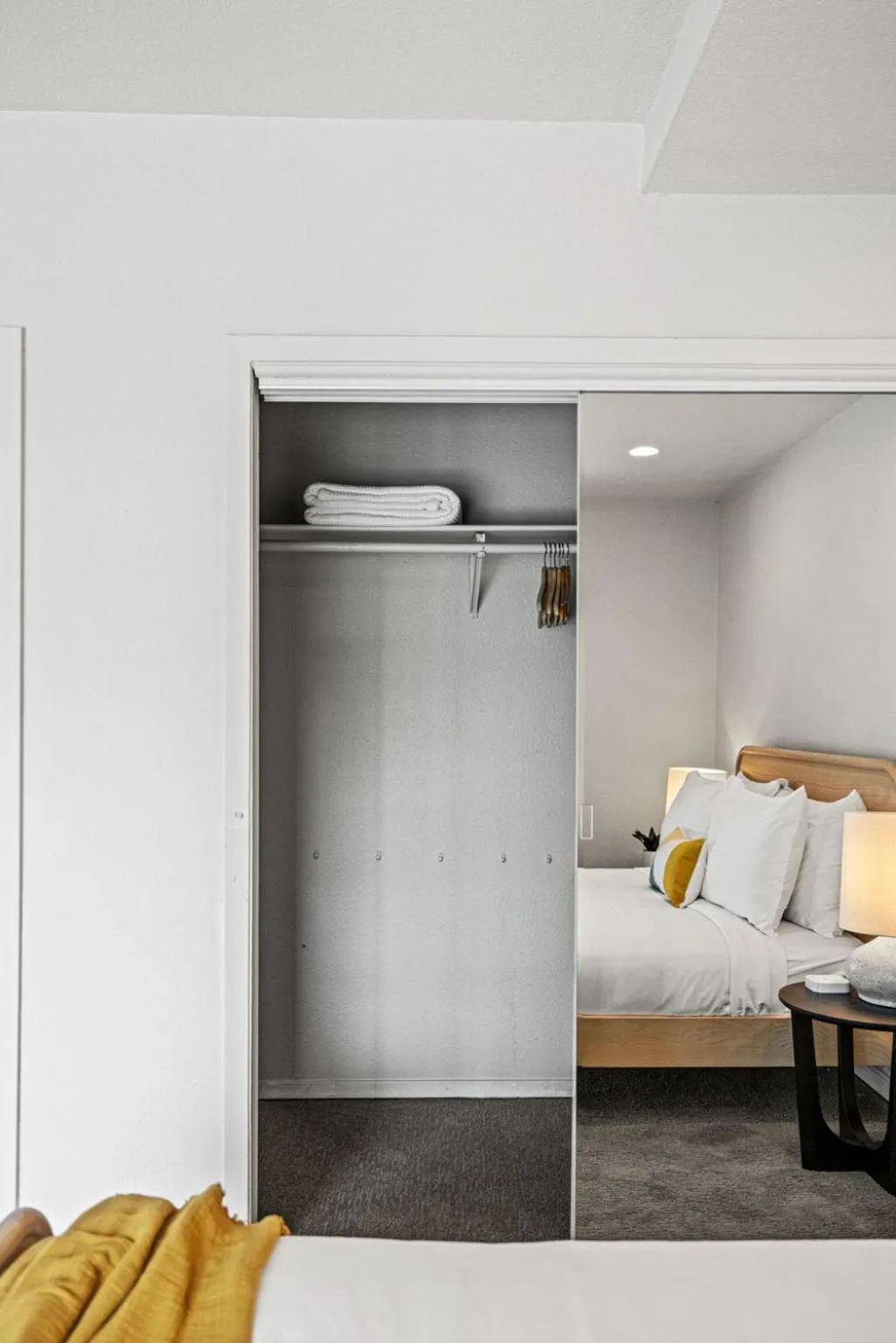 Bed in Littlefield Lofts, Hosted by Placemakr - 6th St