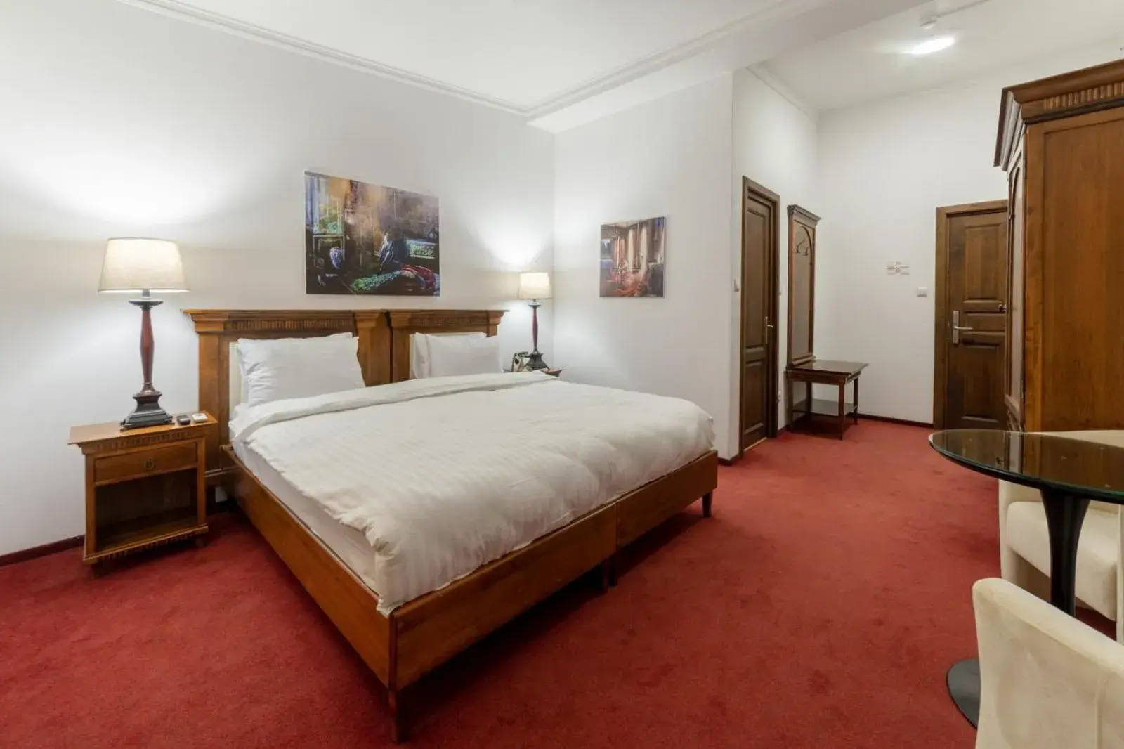 Deluxe Double Room in Arc de Triomphe by CityBookings Deluxe Double Room in Arc de Triomphe by CityBookings