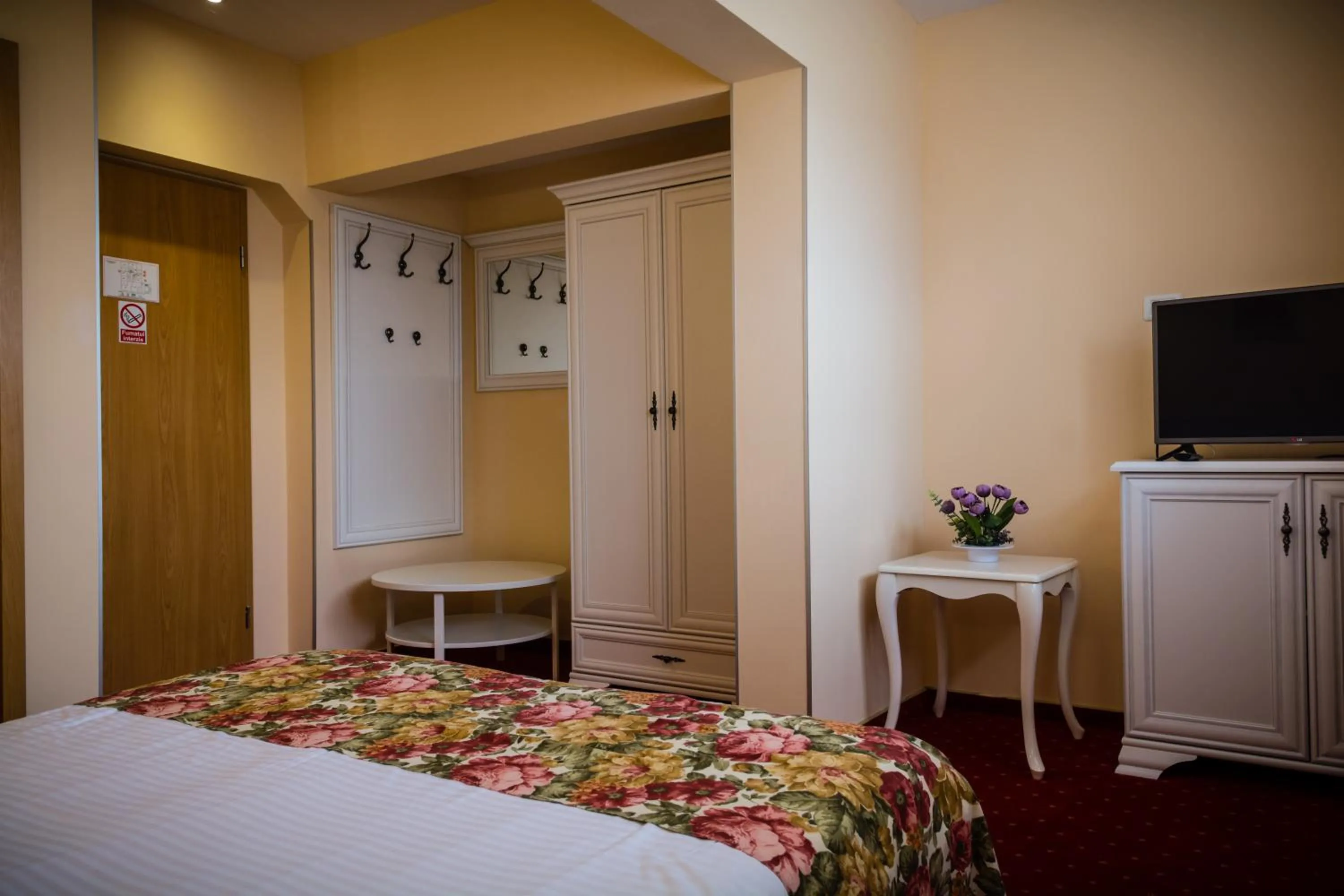 Bed in Pensiunea Diamant