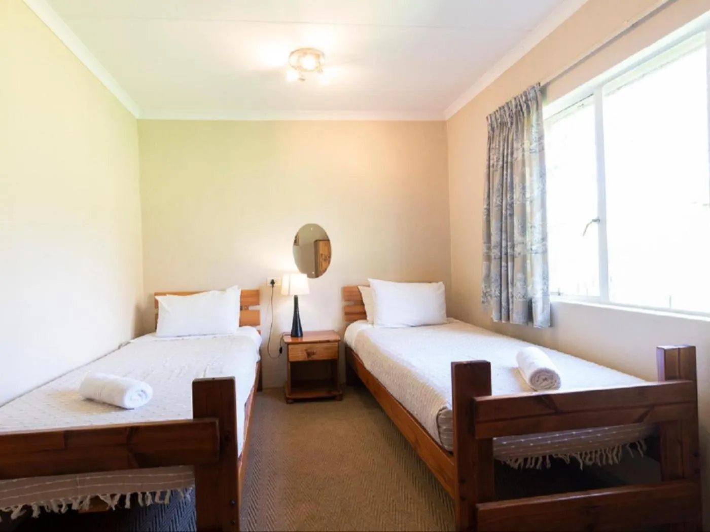 Lake Naverone Holiday Cottages