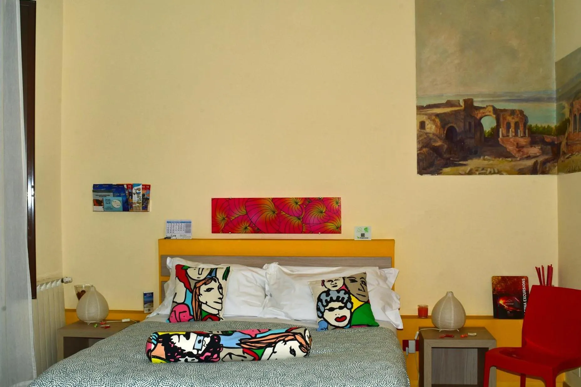 fireplace, Bed in B&B Da Rì