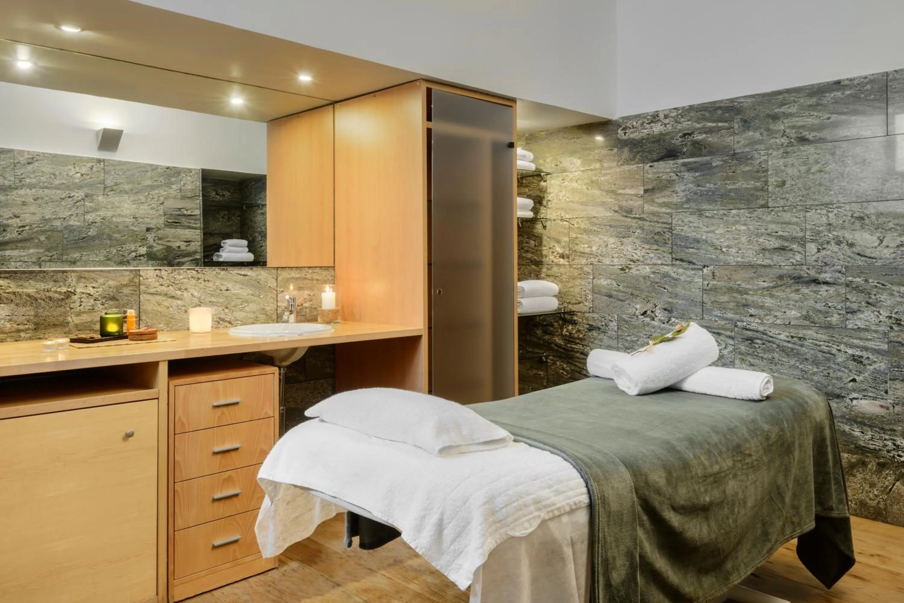 Spa and wellness centre/facilities, Bed in Gran Hotel – Balneario de Panticosa