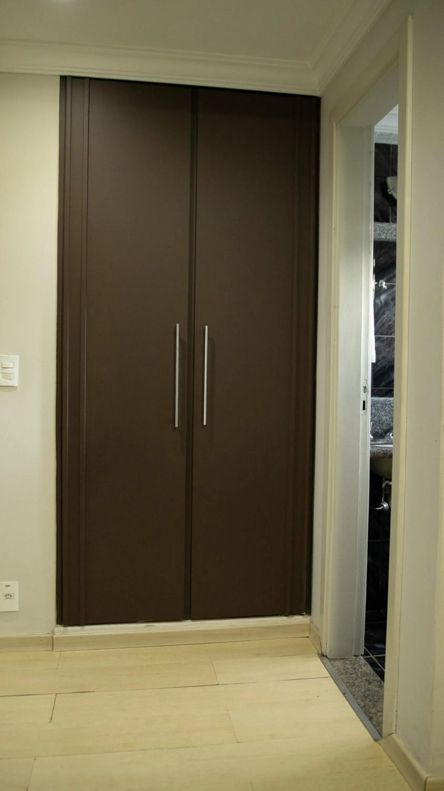 wardrobe in Abbas Hotel