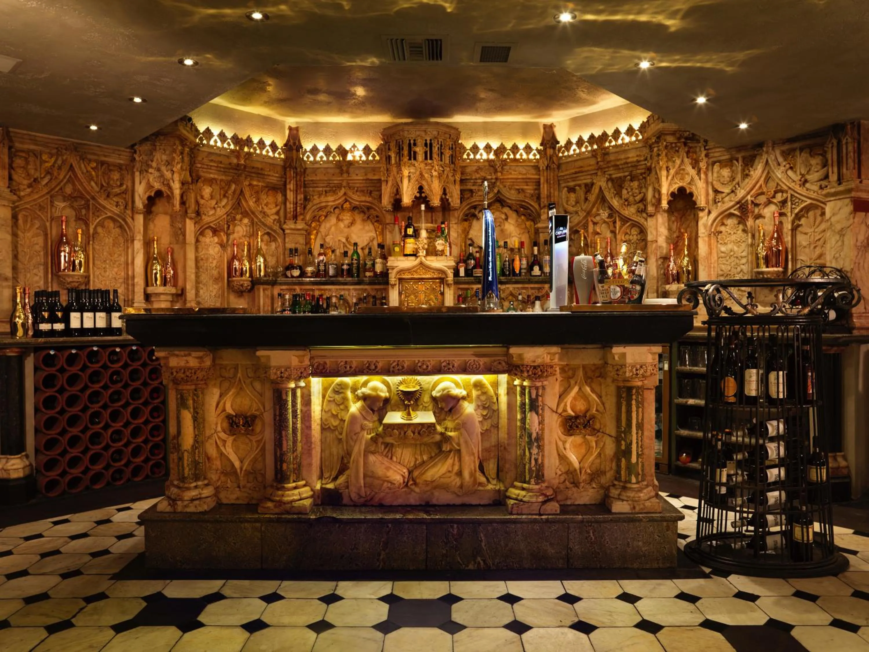 Lounge or bar in The Royal Toby Hotel