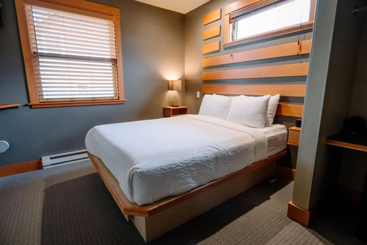 Double Room with Shared Bathroom in Inn of the White Salmon