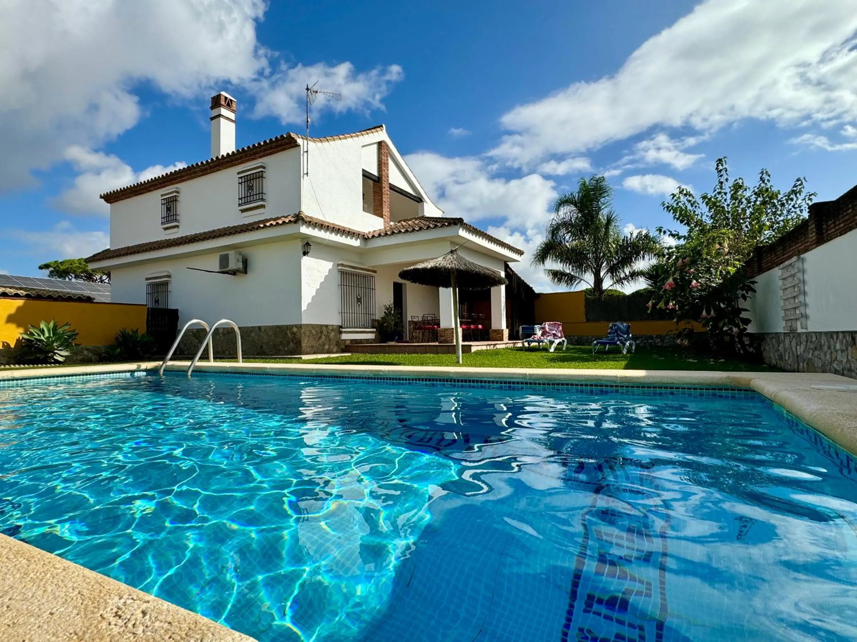 Villas Dehesa Roche Viejo