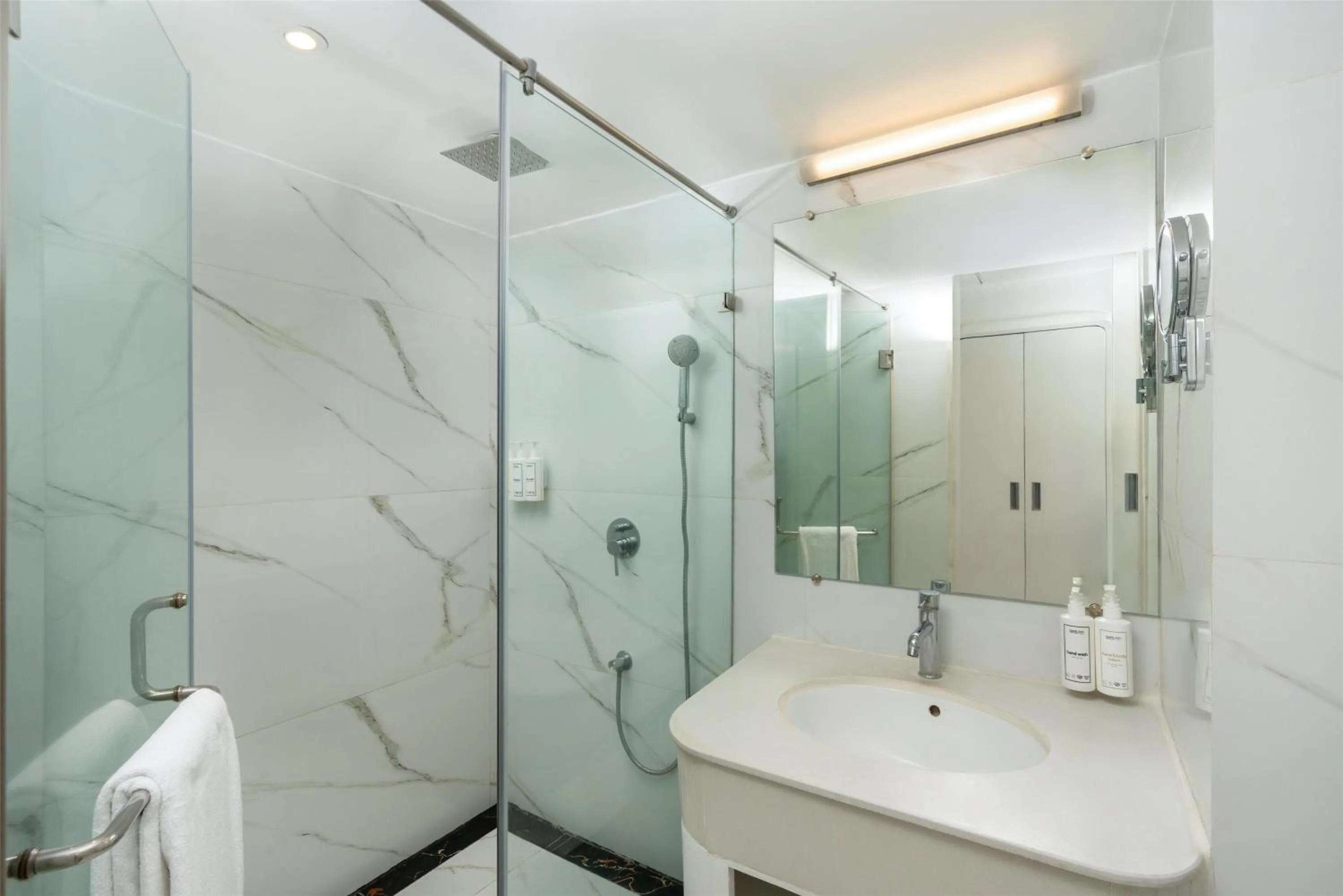 Bathroom in Park Inn by Radisson New Delhi IP Extension