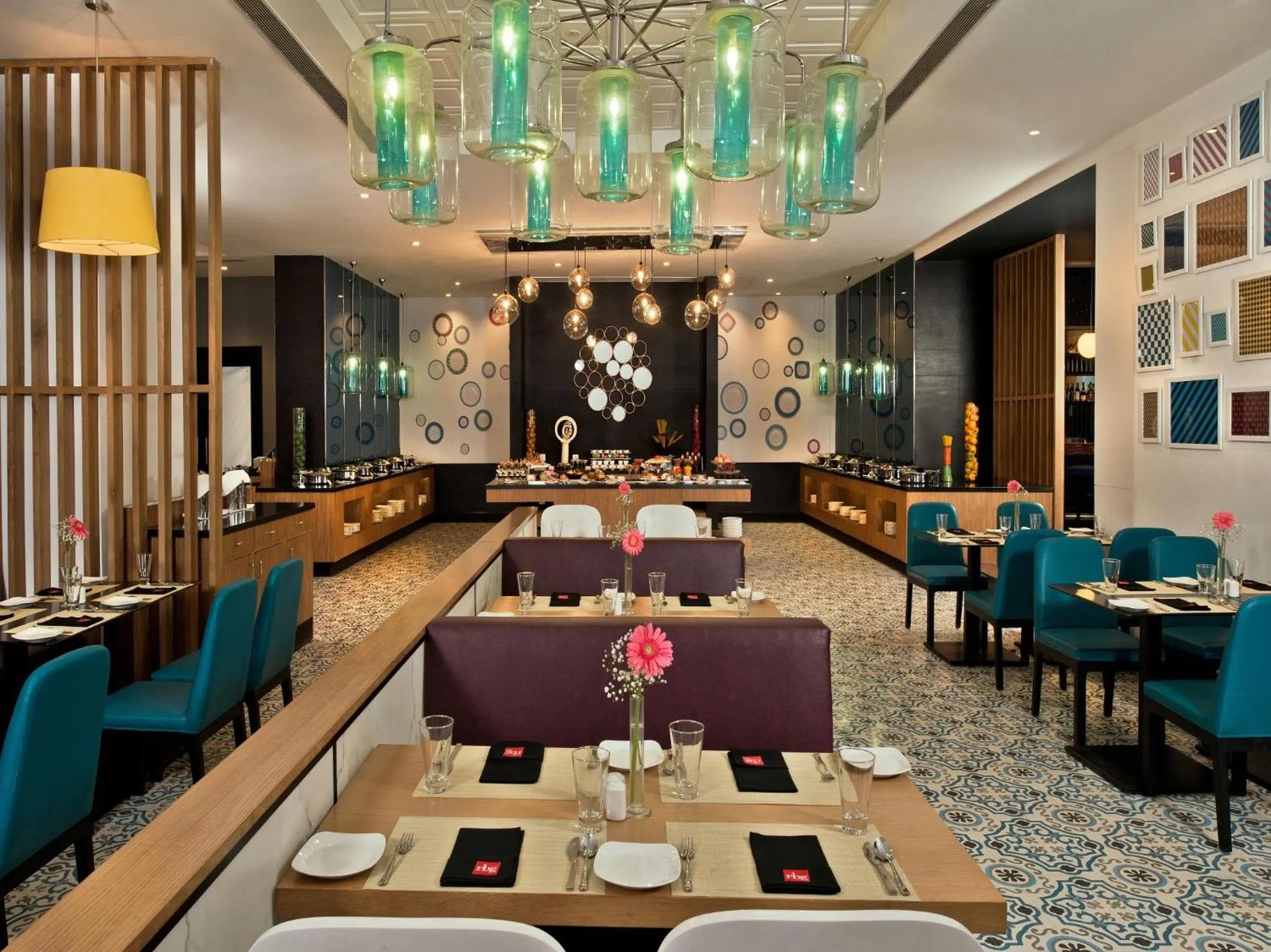 Restaurant/places to eat in Park Inn by Radisson New Delhi IP Extension