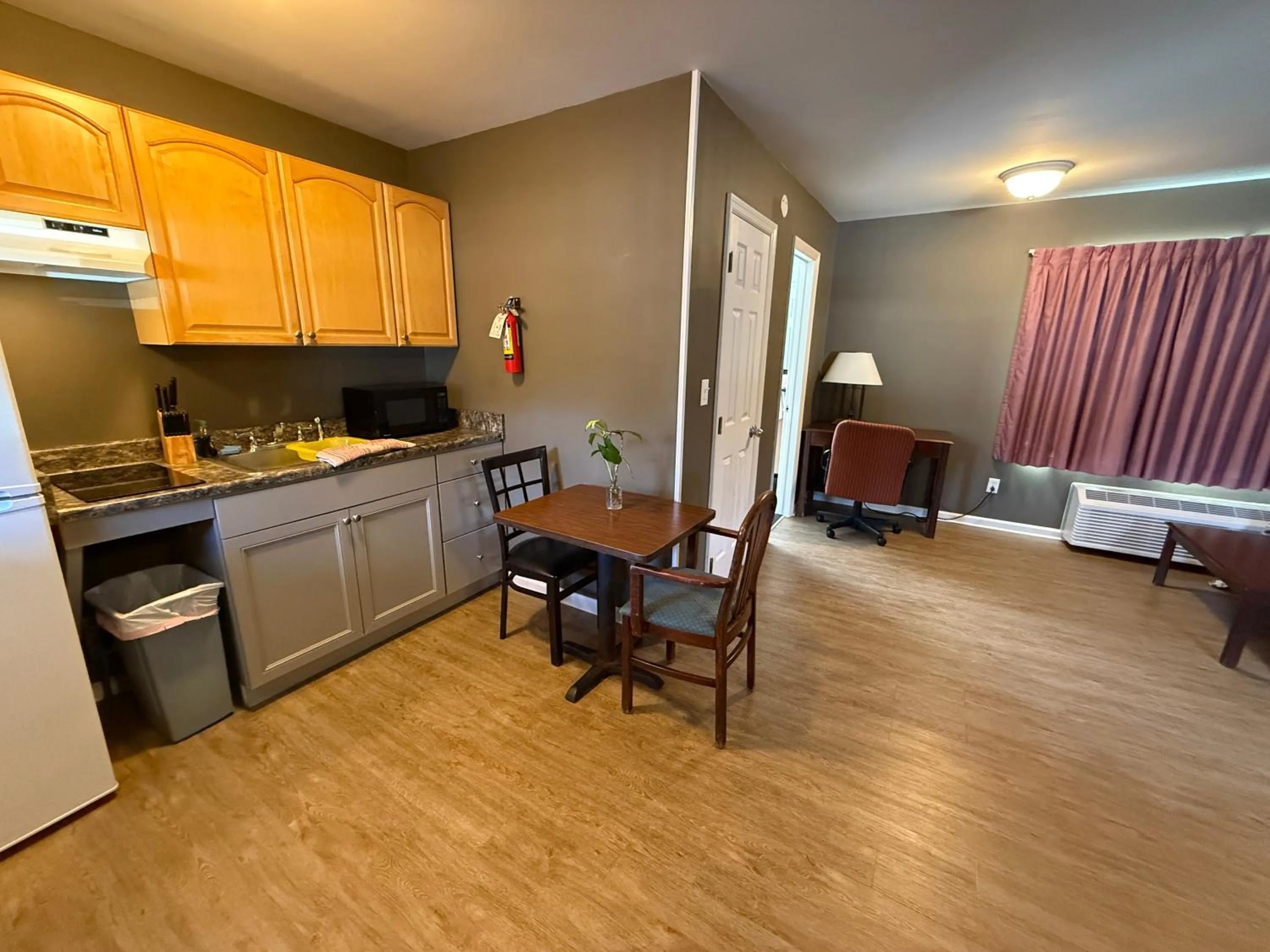 Kitchen or kitchenette in Heidi's Inn