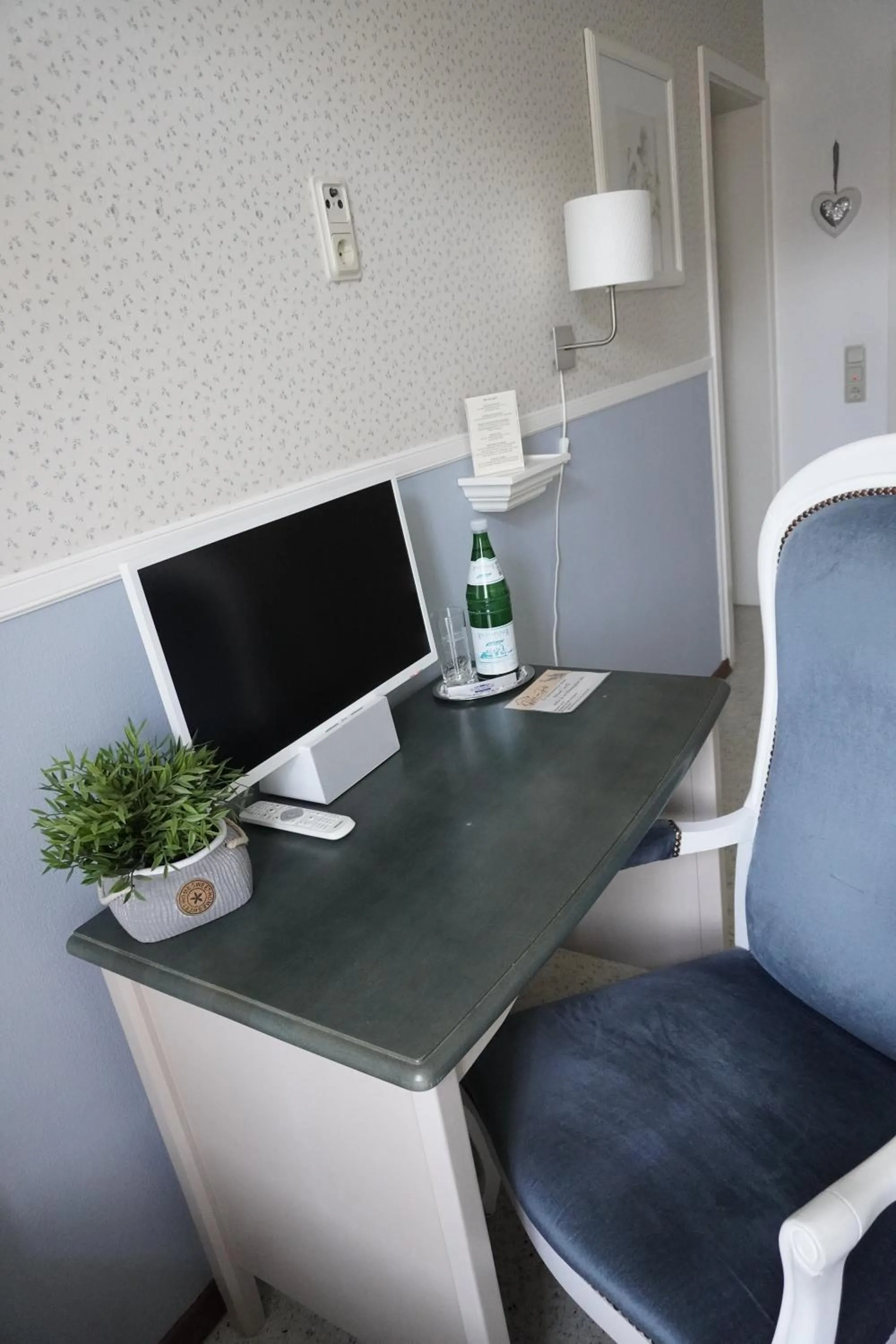 room service in Hotel & Restaurant zur Post