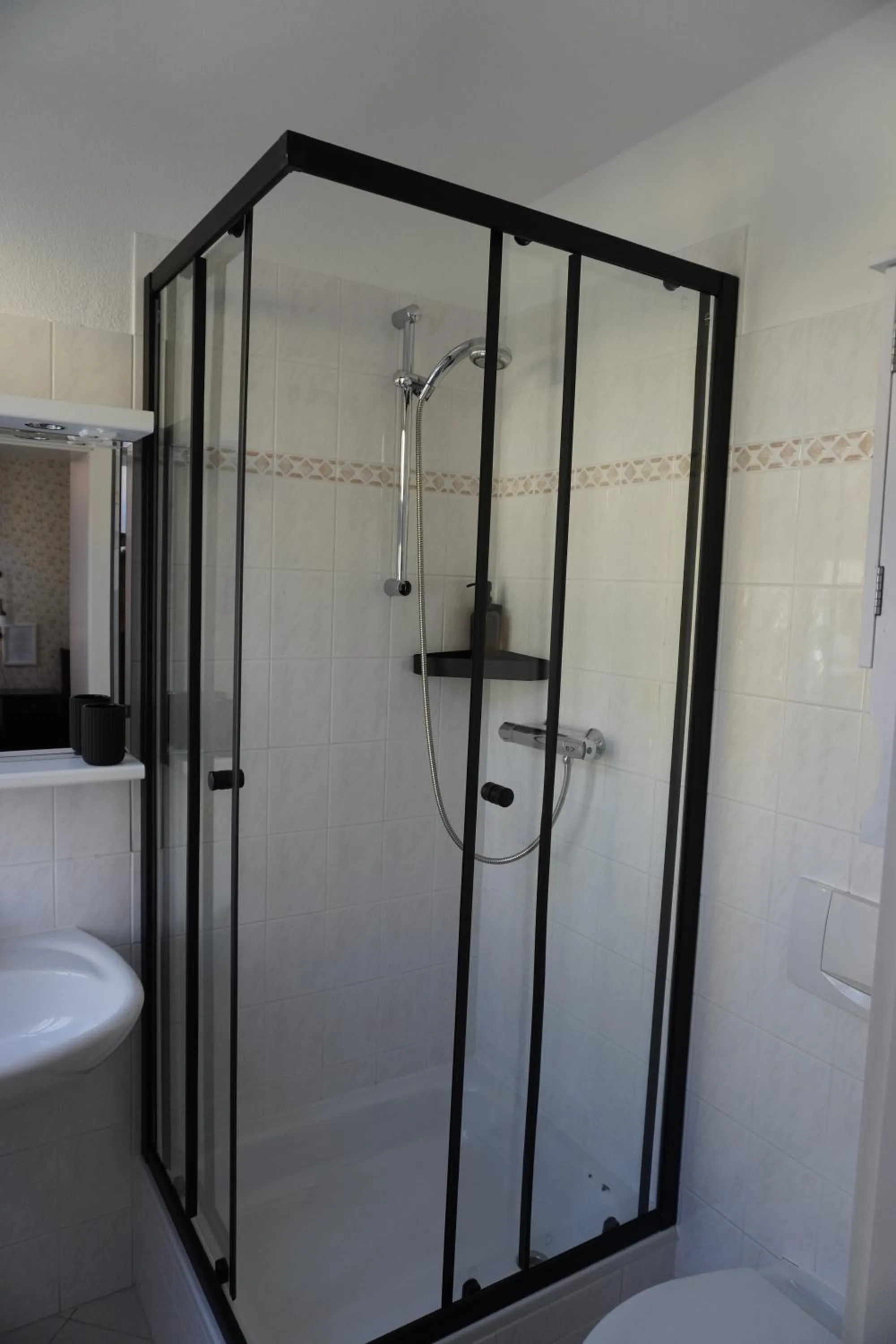 Shower in Hotel & Restaurant zur Post