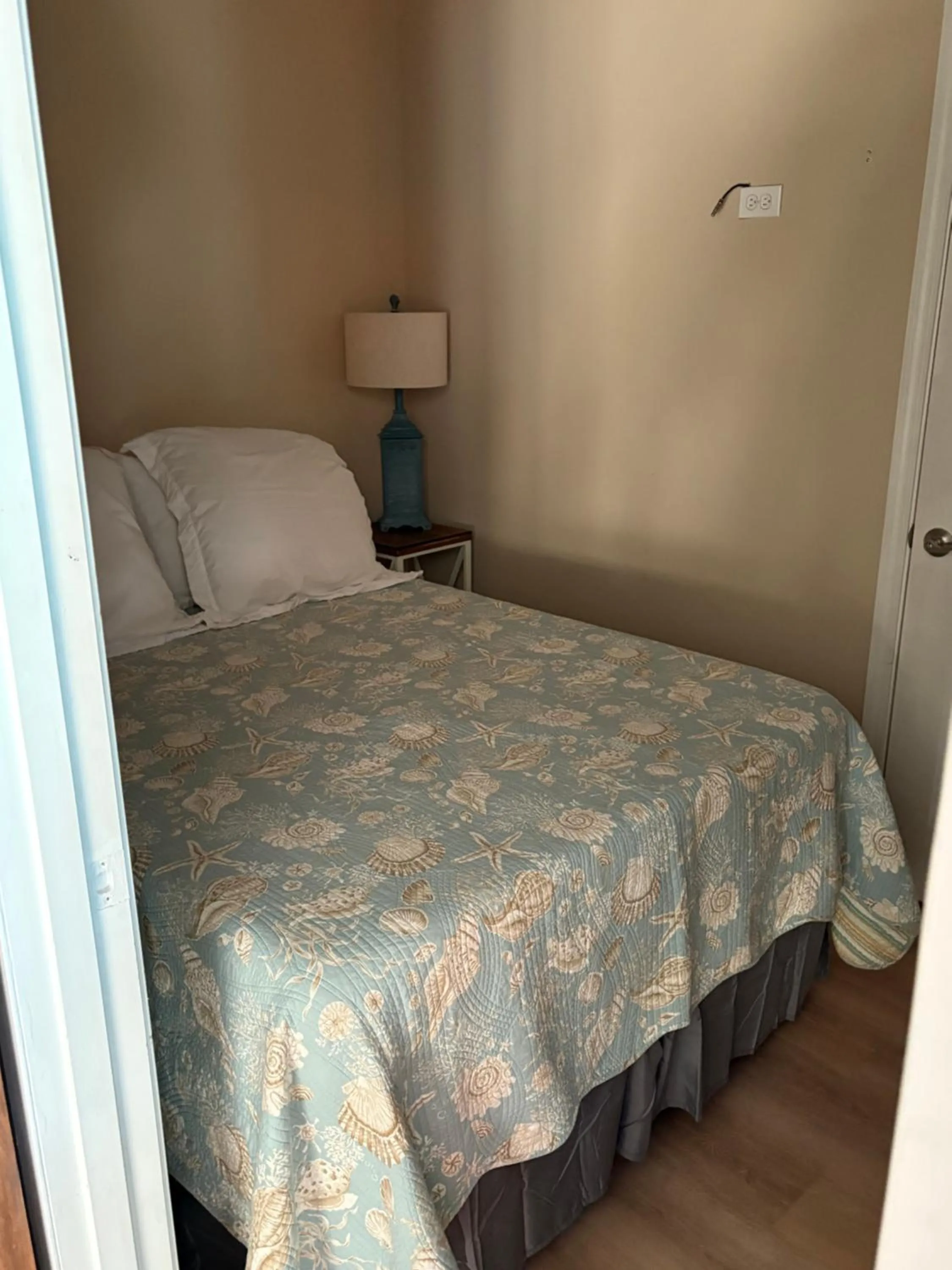 Bedroom, Bed in the palms of destin 2114