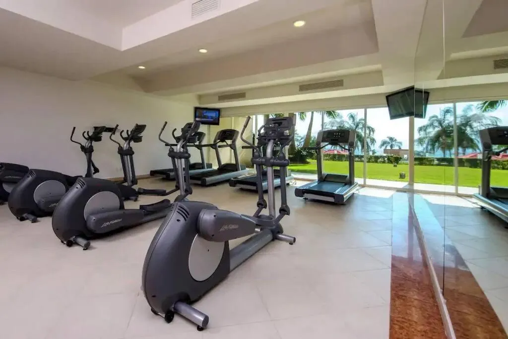 Grand Venetian Beachfront Condo