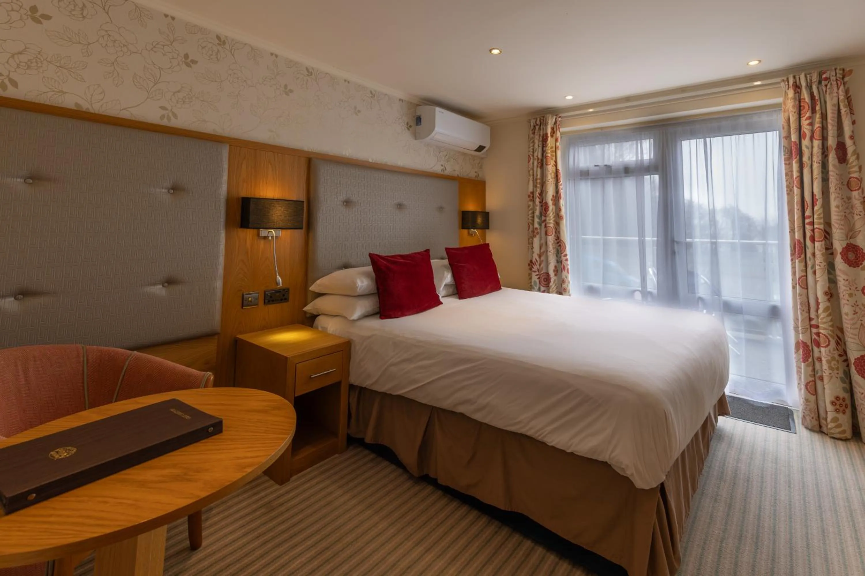 Bed in Langstone Cliff Hotel