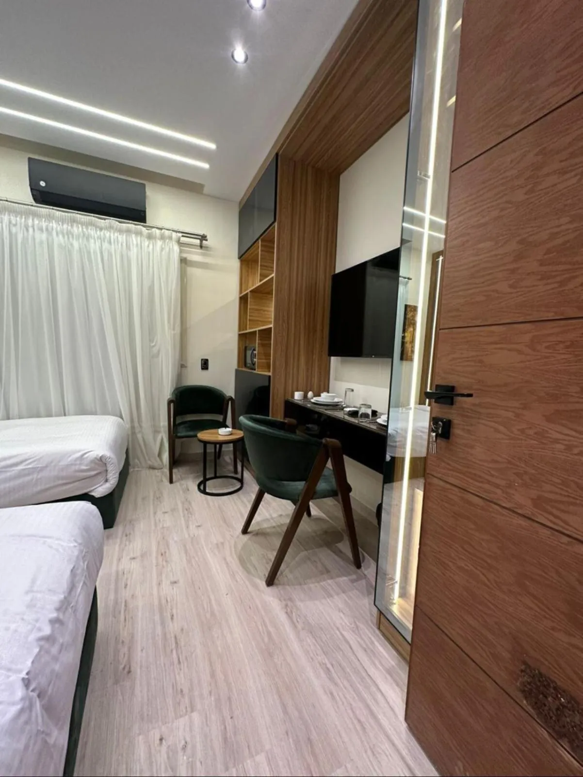 Bed in Elite Boutique Hotel