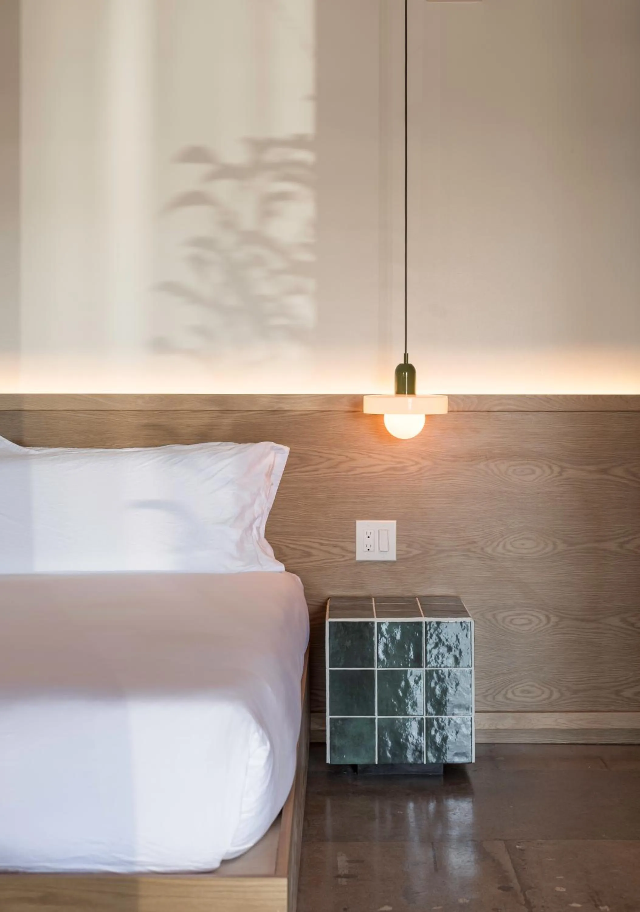 Bed in Best Bet Motor Lodge