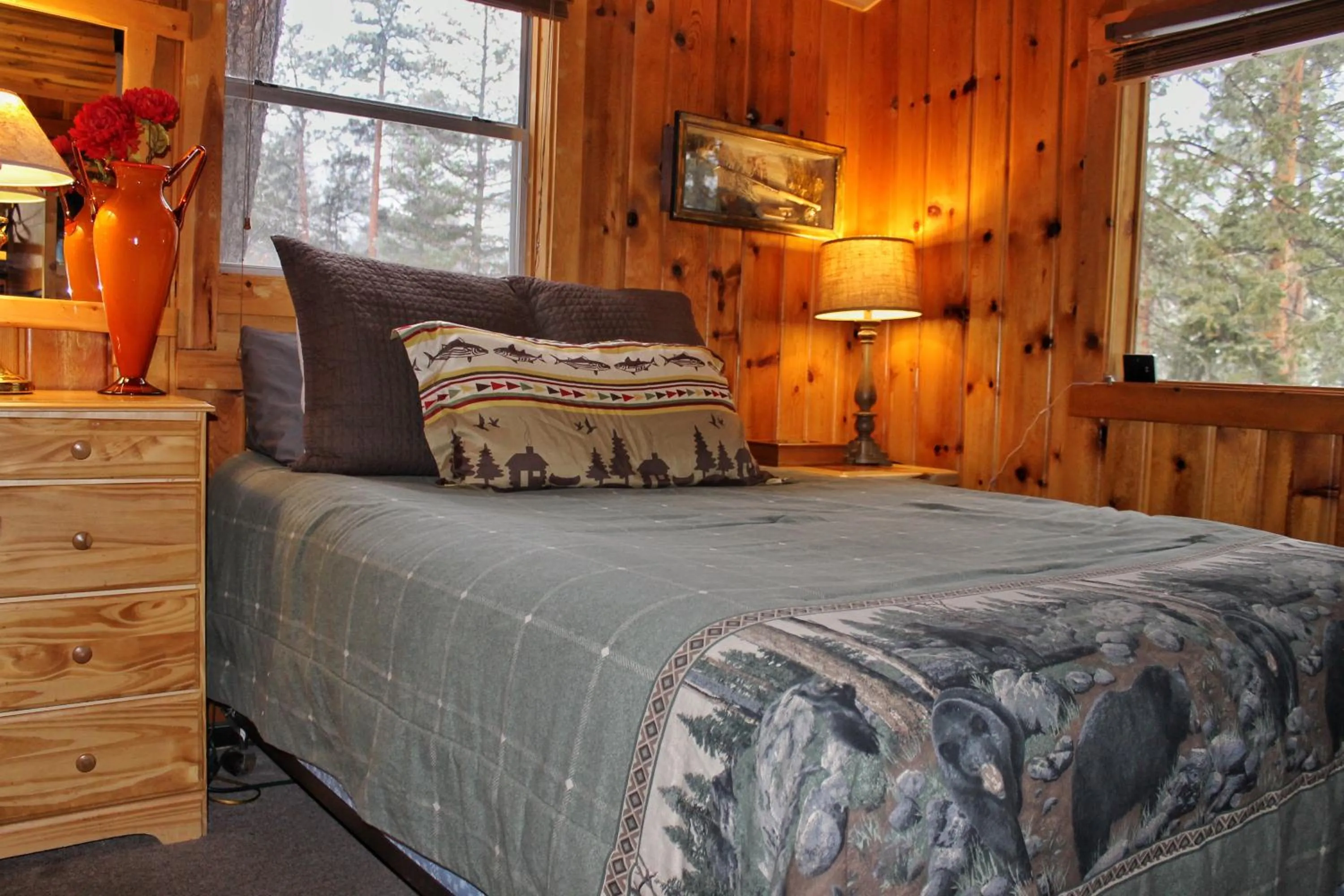 Bedroom, Bed in Pine Haven Resort