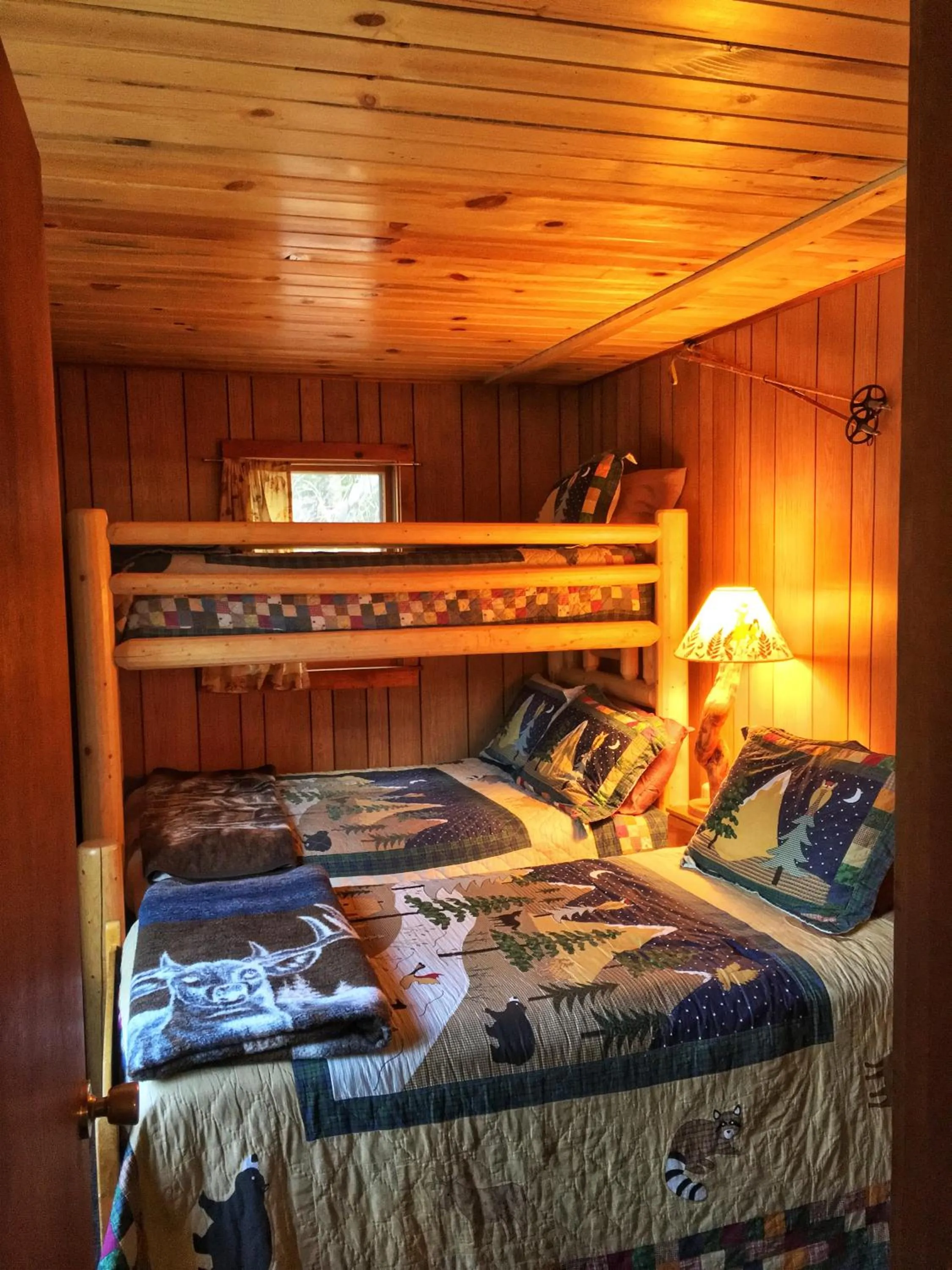 Bedroom, Bed in Pine Haven Resort