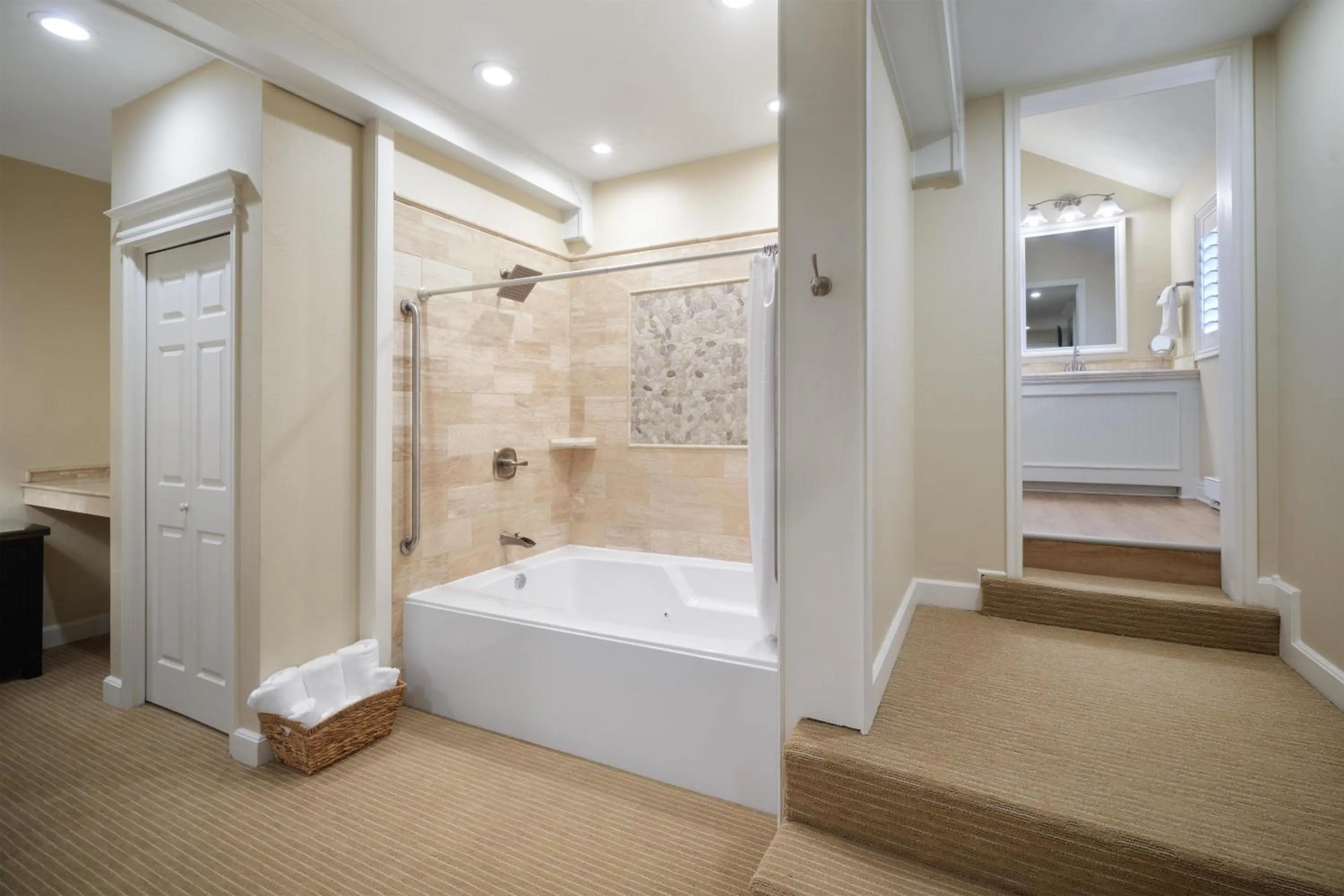 Bathroom in Best Western Grandma's Feather Bed