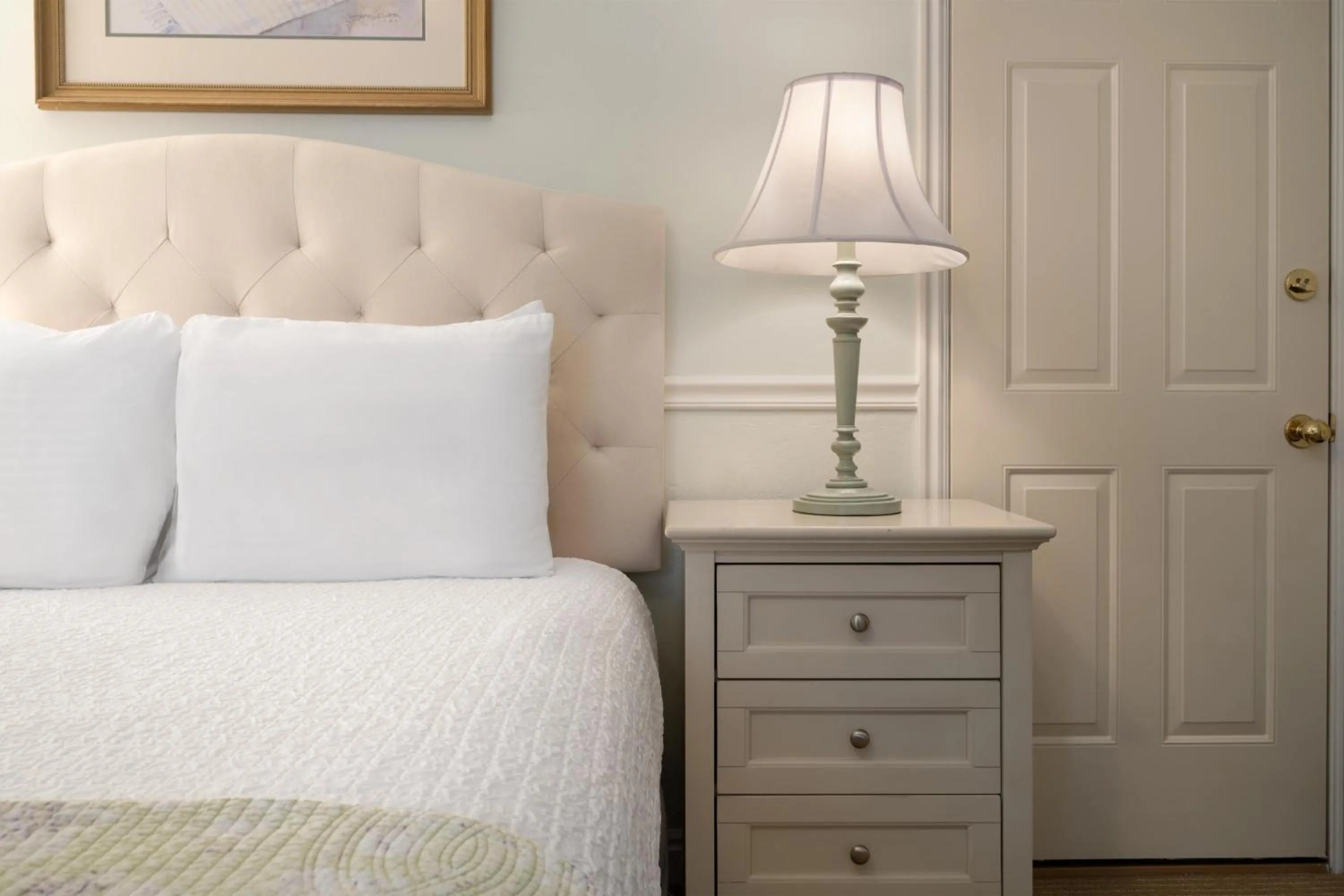 Bedroom, Bed in Best Western Grandma's Feather Bed