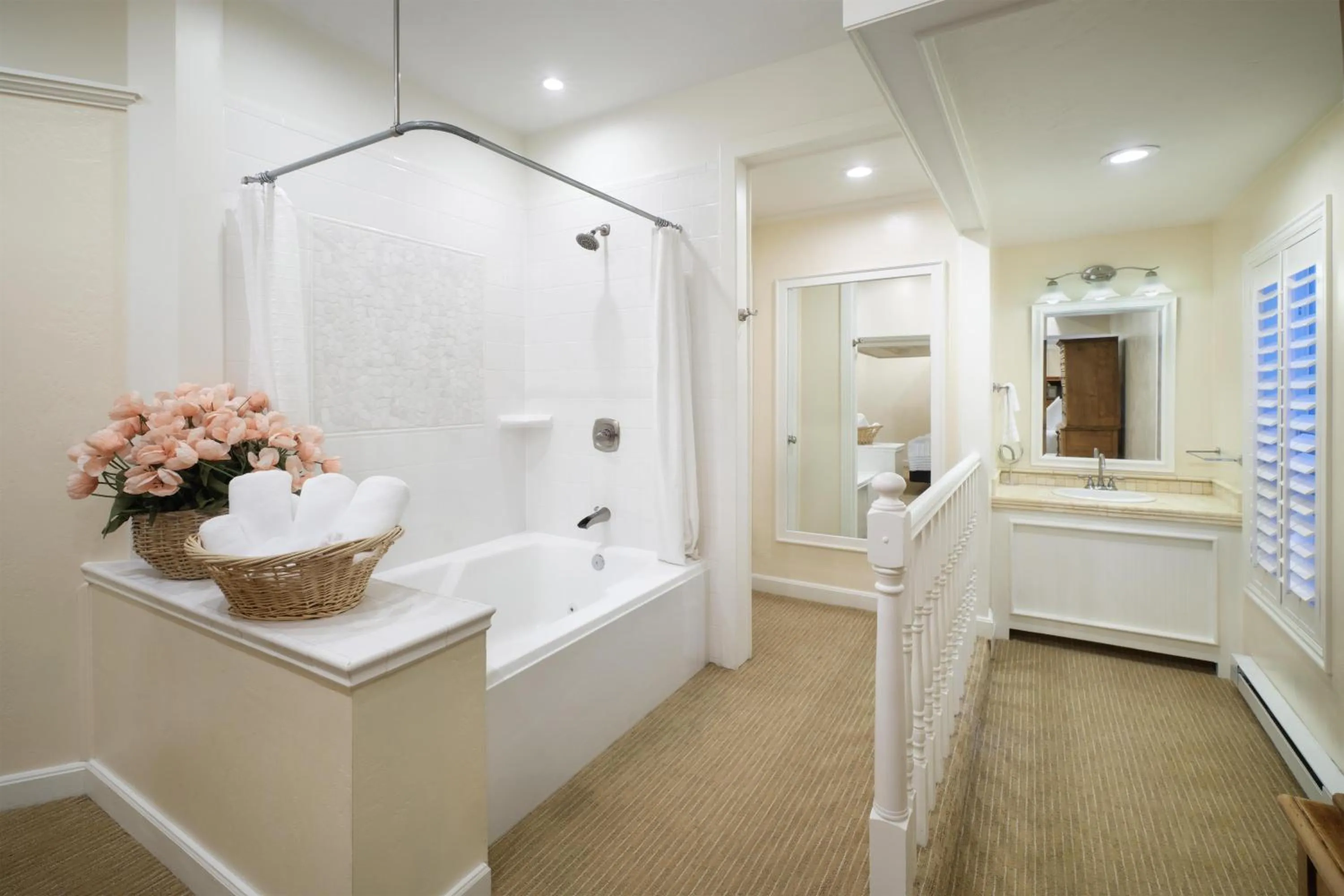 Bathroom in Best Western Grandma's Feather Bed